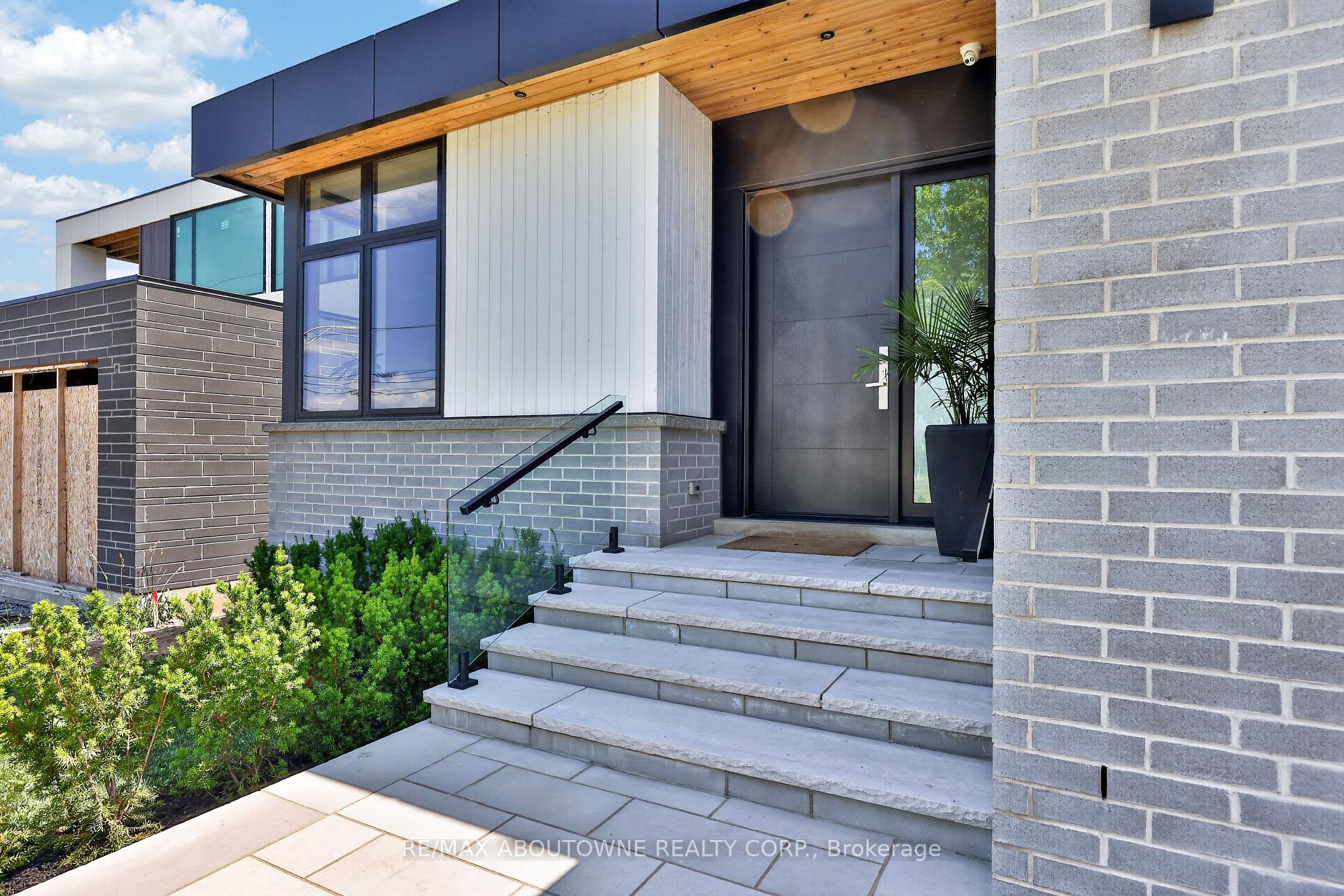 Photo 3 of 70 Upper Mount Albion Road, Hamilton, Stoney Creek Mountain — HOMEH