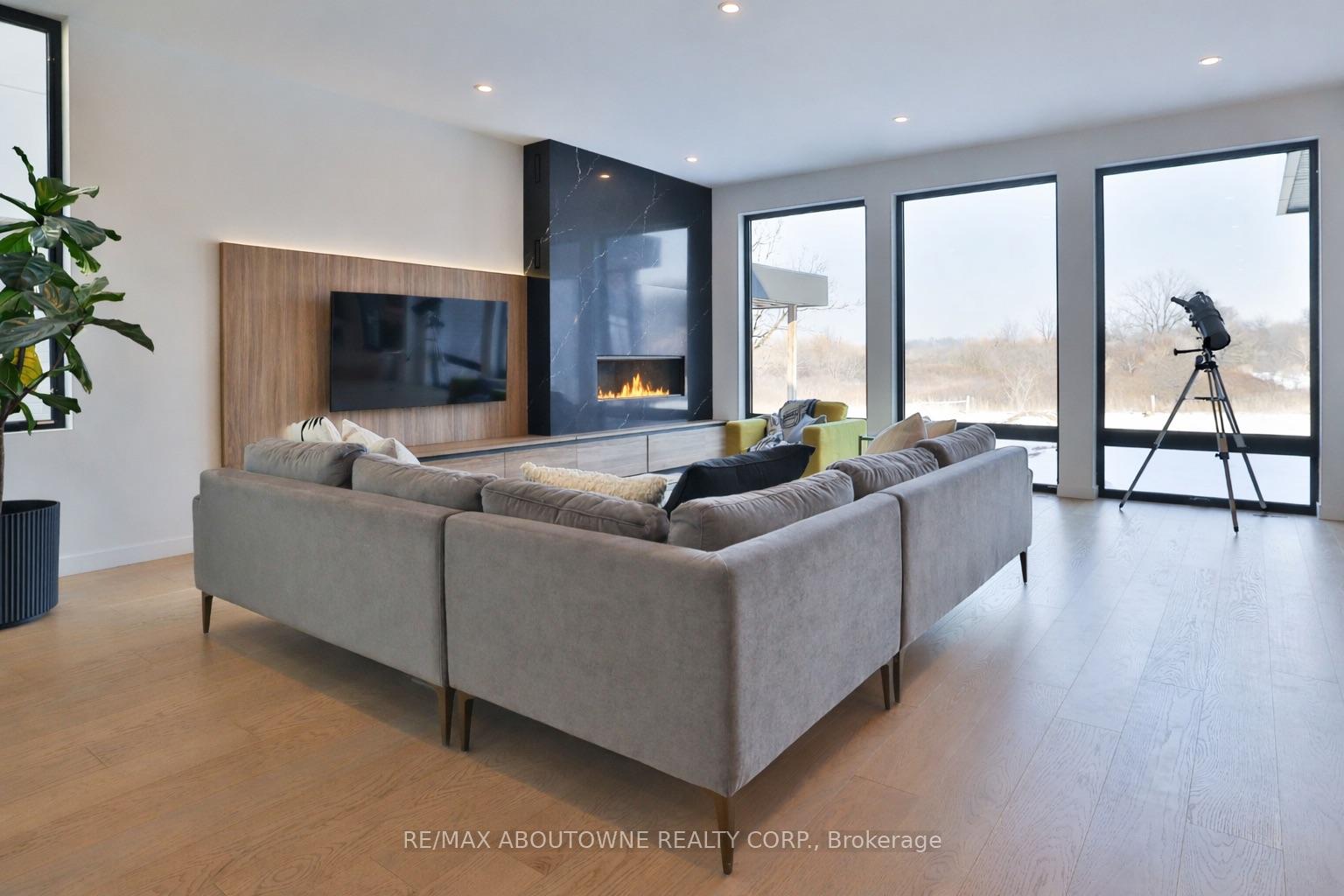 Photo 10 of 70 Upper Mount Albion Road, Hamilton, Stoney Creek Mountain — HOMEH