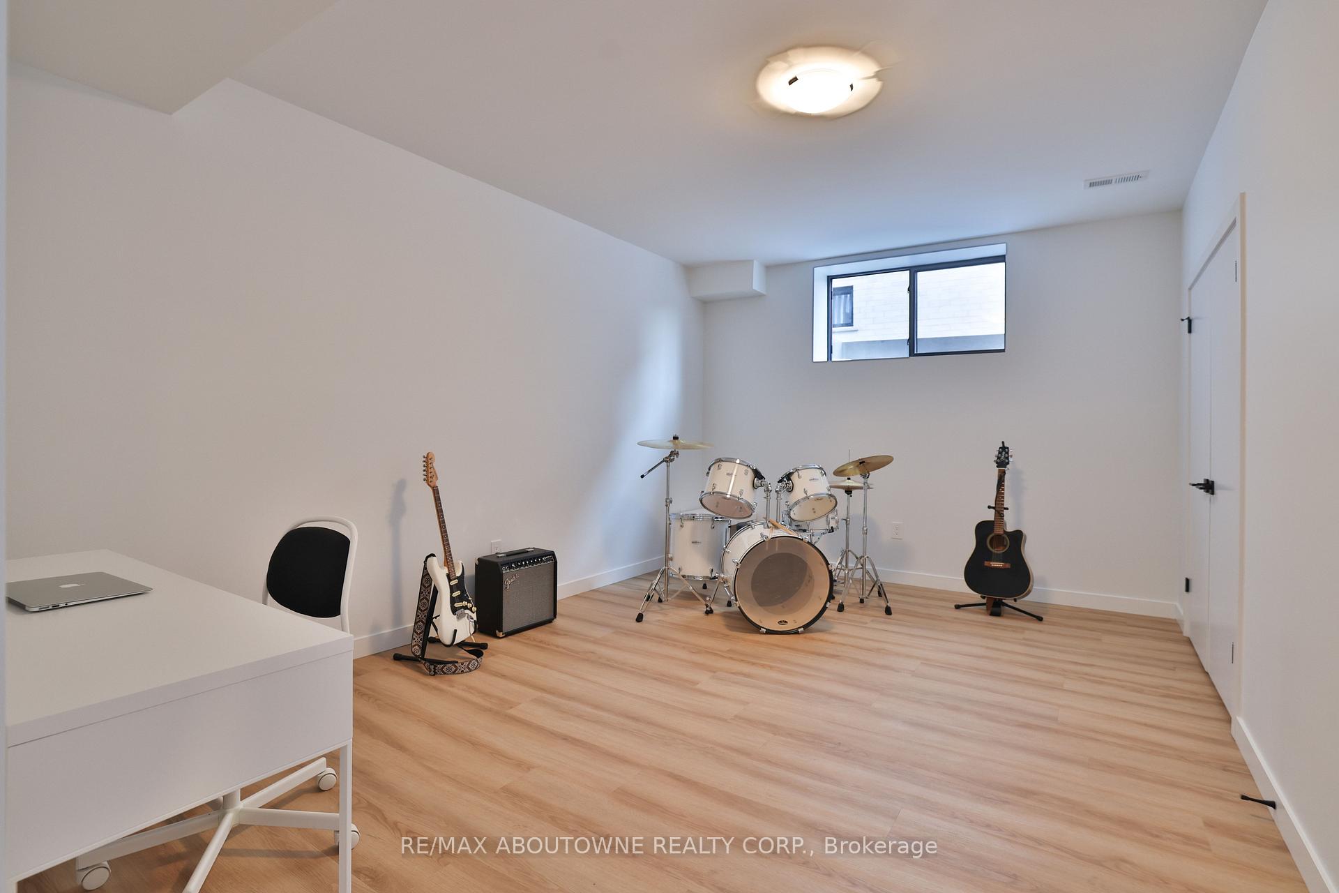 Photo 32 of 70 Upper Mount Albion Road, Hamilton, Stoney Creek Mountain — HOMEH