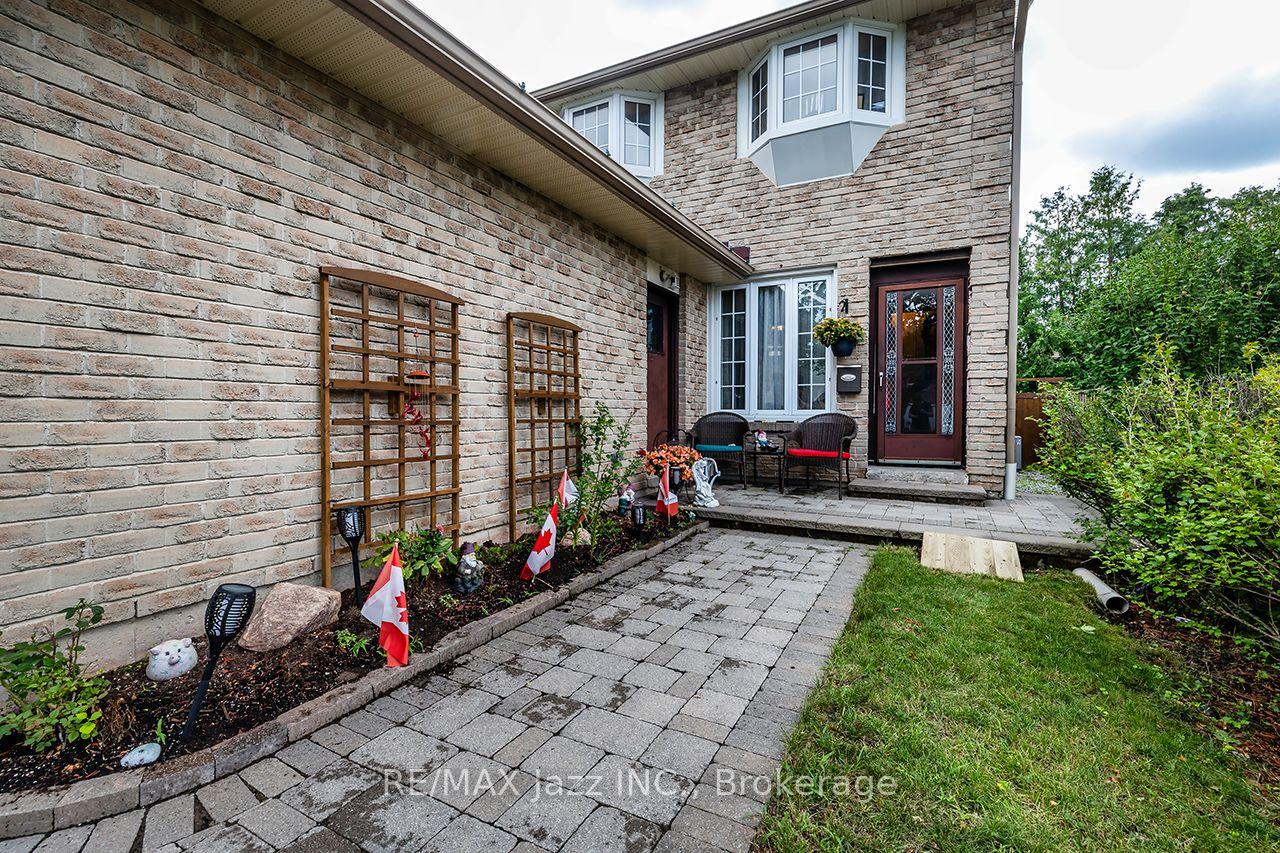 Photo 3 of 1305 Sunnybrae Crescent, Oshawa, Donevan — HOMEH