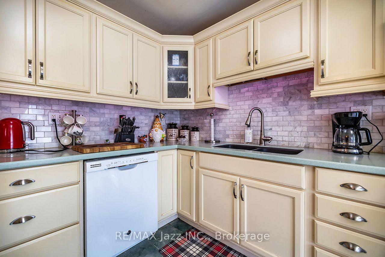 Photo 14 of 1305 Sunnybrae Crescent, Oshawa, Donevan — HOMEH