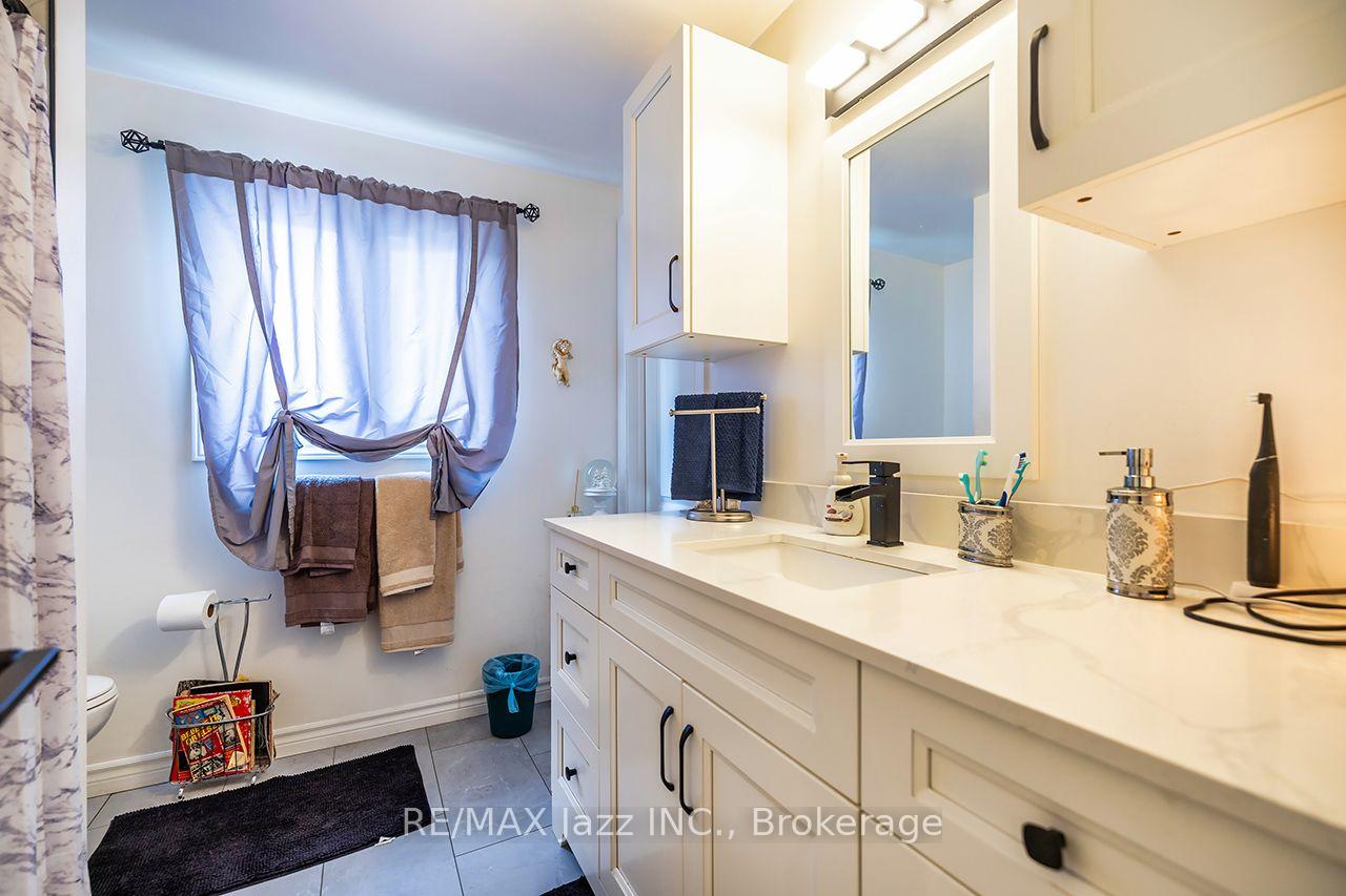Photo 20 of 1305 Sunnybrae Crescent, Oshawa, Donevan — HOMEH