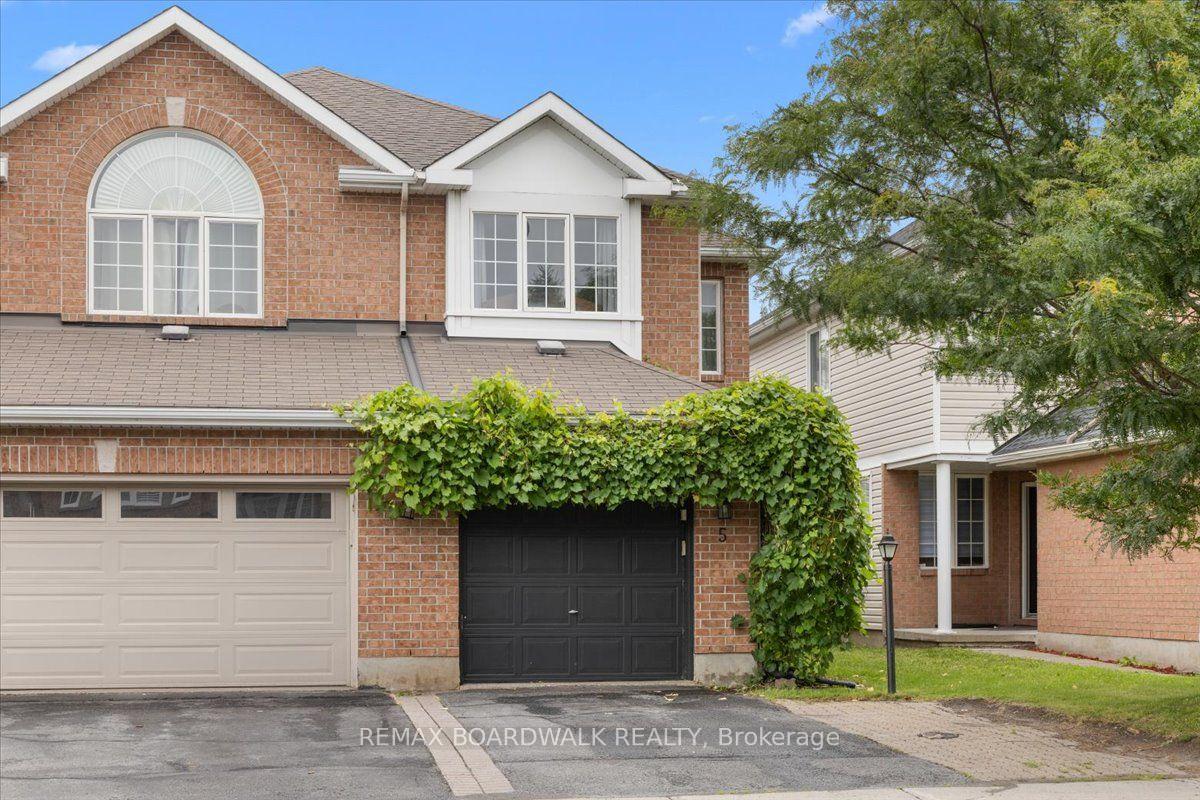 Photo 2 of 5 Gleeson Way, Ottawa, Barrhaven - Longfields — HOMEH
