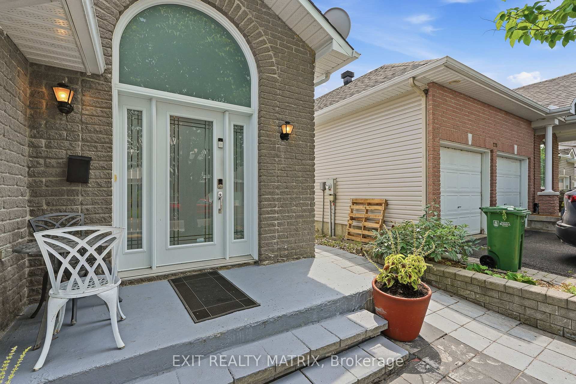 Photo 3 of 279 Stiver Street, Russell, Village of Russell — HOMEH