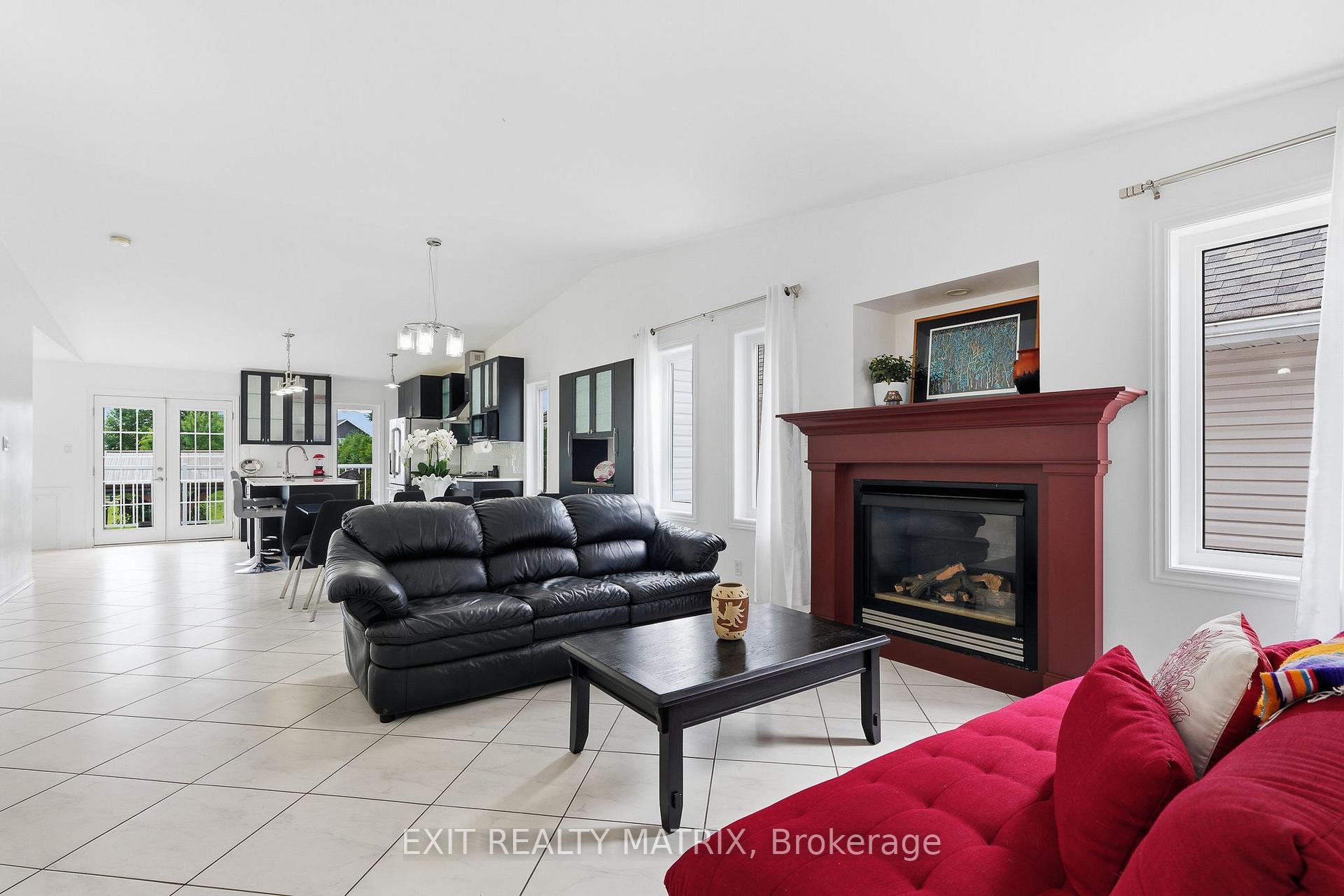 Photo 6 of 279 Stiver Street, Russell, Village of Russell — HOMEH