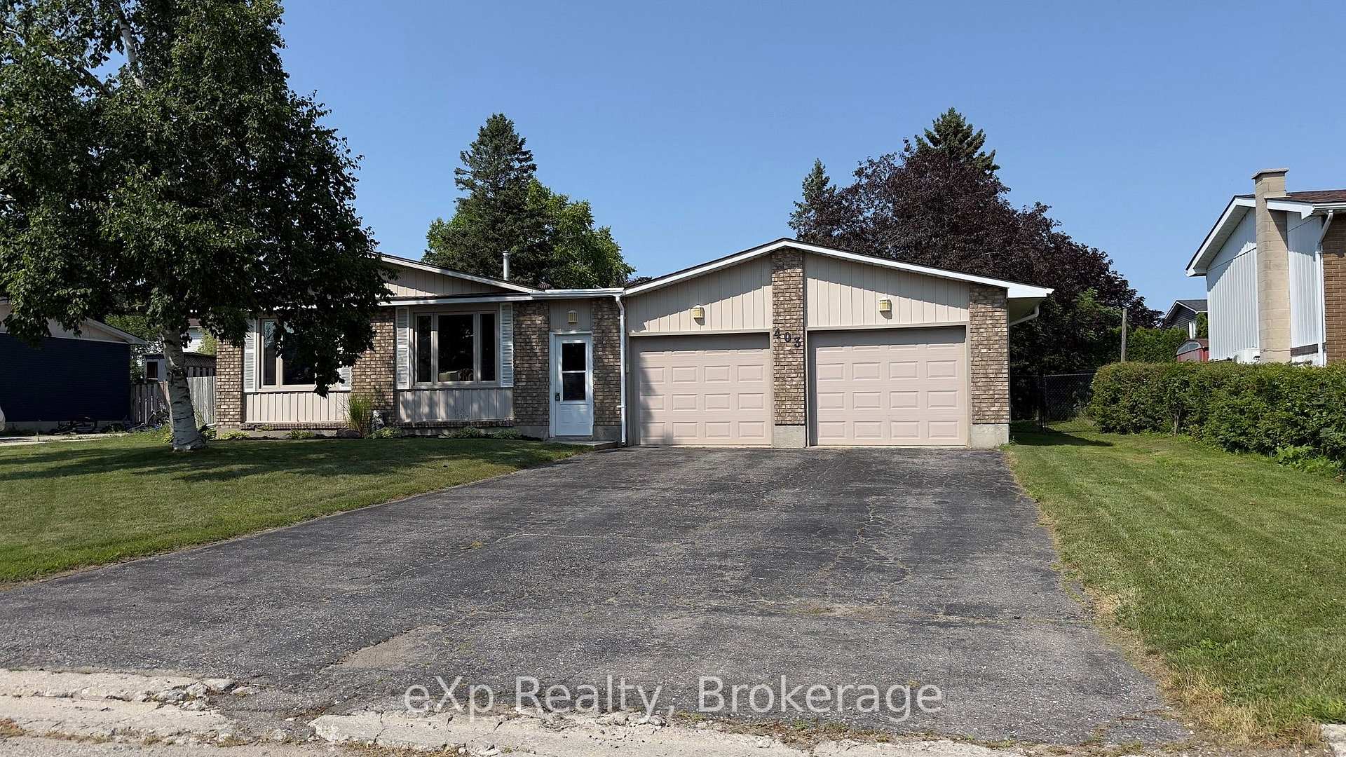 Photo 2 of 403 Highland Drive, Kincardine — HOMEH