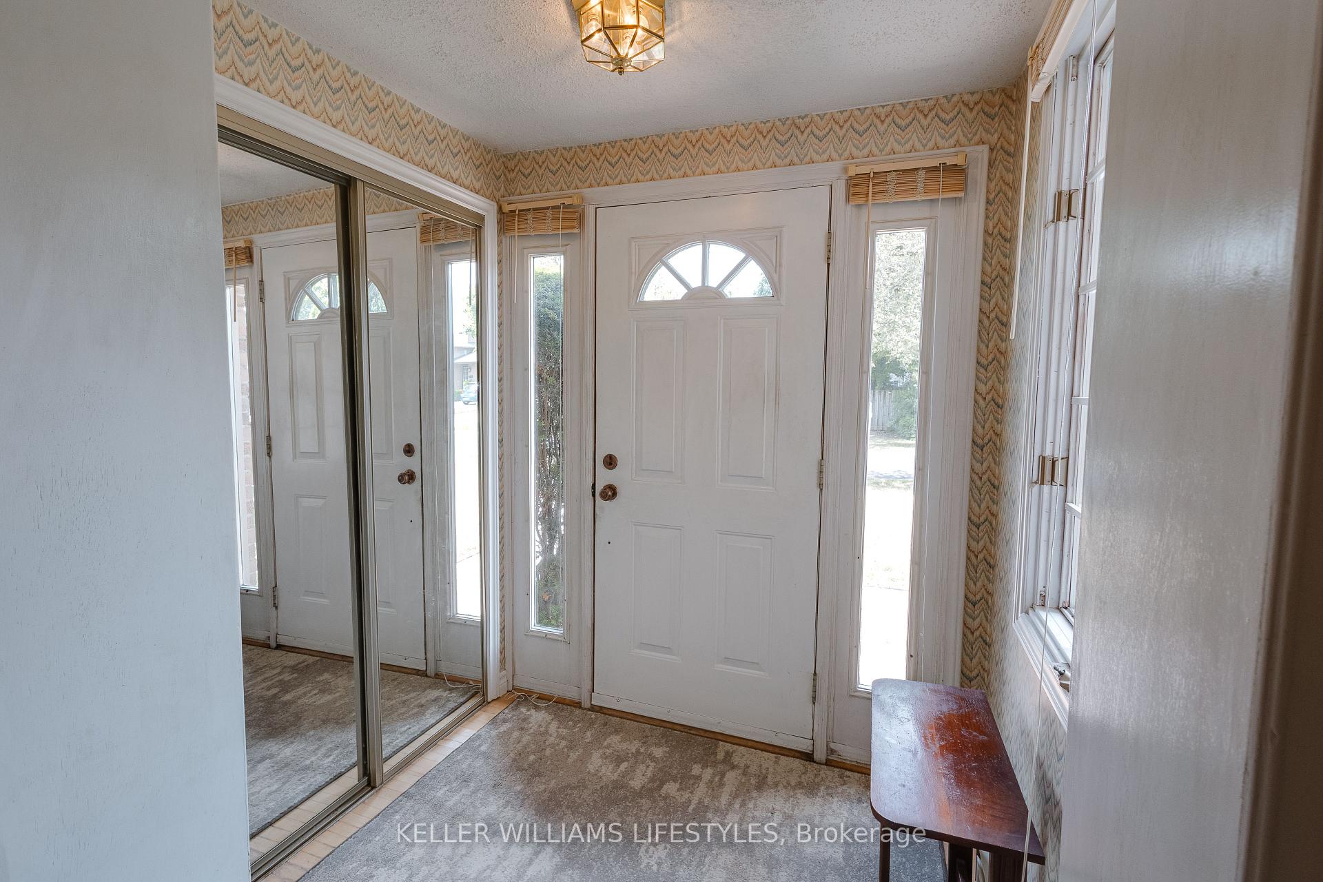 Photo 4 of 203 McMaster Court, London, South M — HOMEH