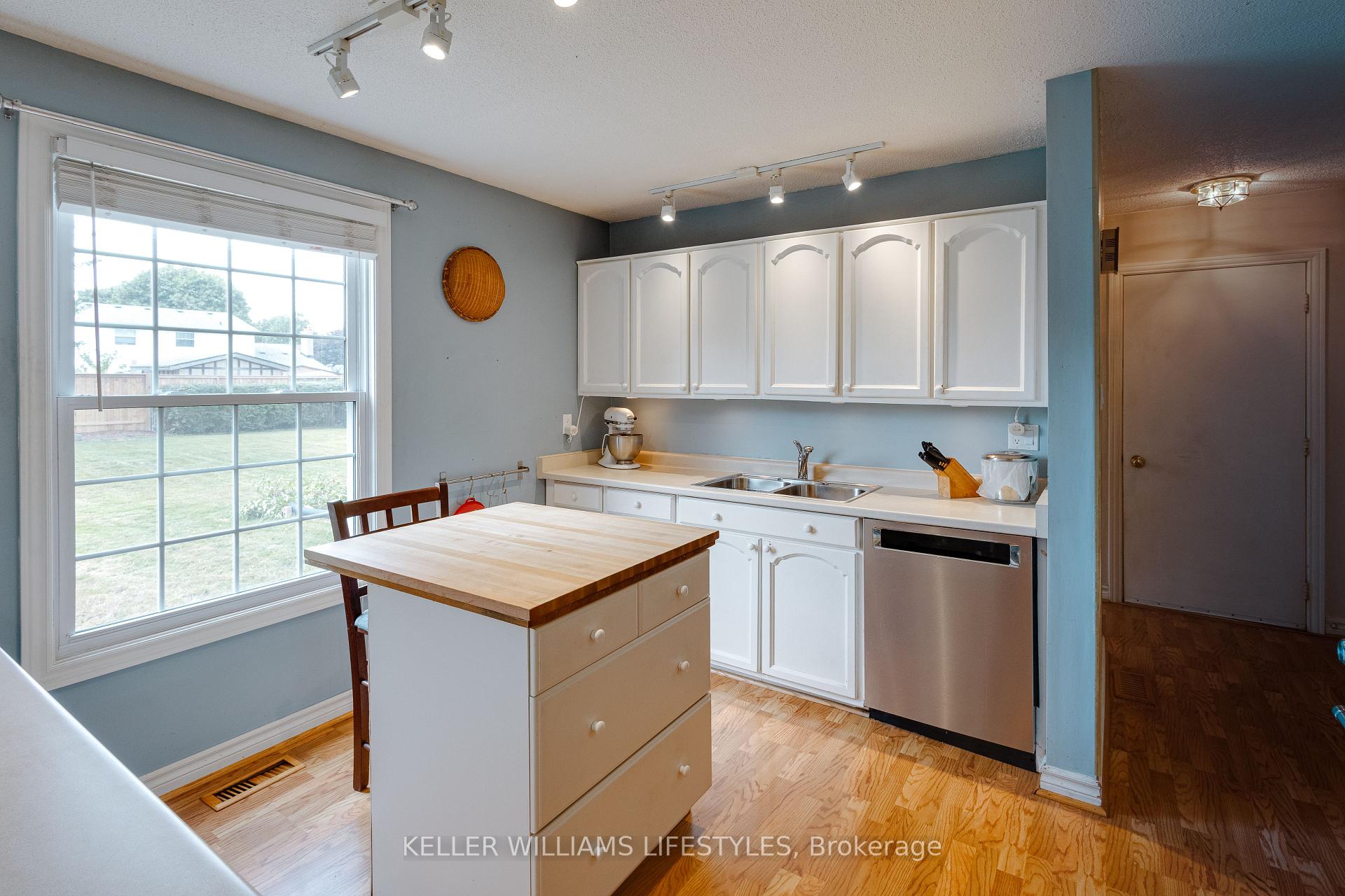 Photo 14 of 203 McMaster Court, London, South M — HOMEH