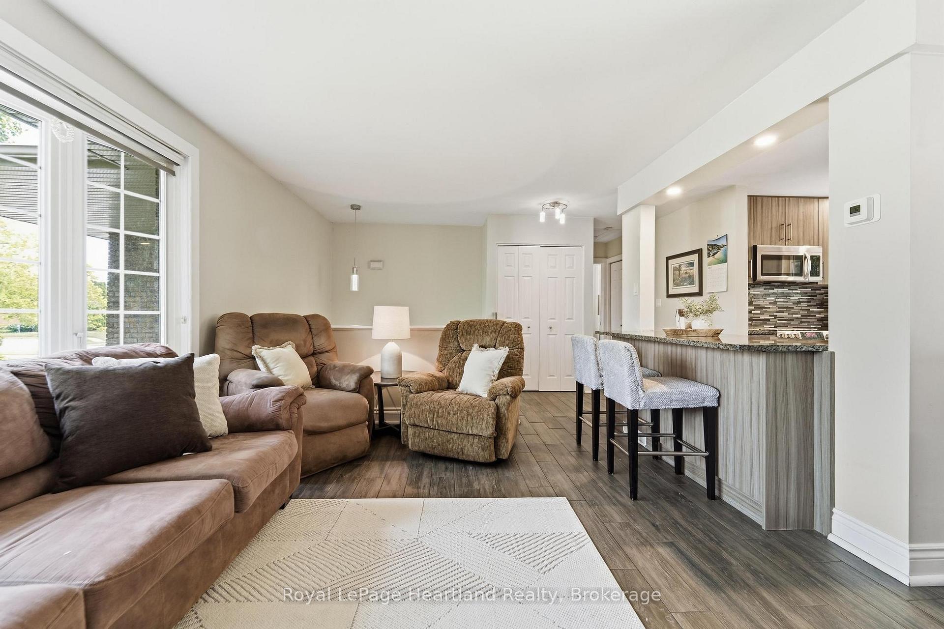 Photo 8 of 223 Kemp Crescent, Stratford — HOMEH