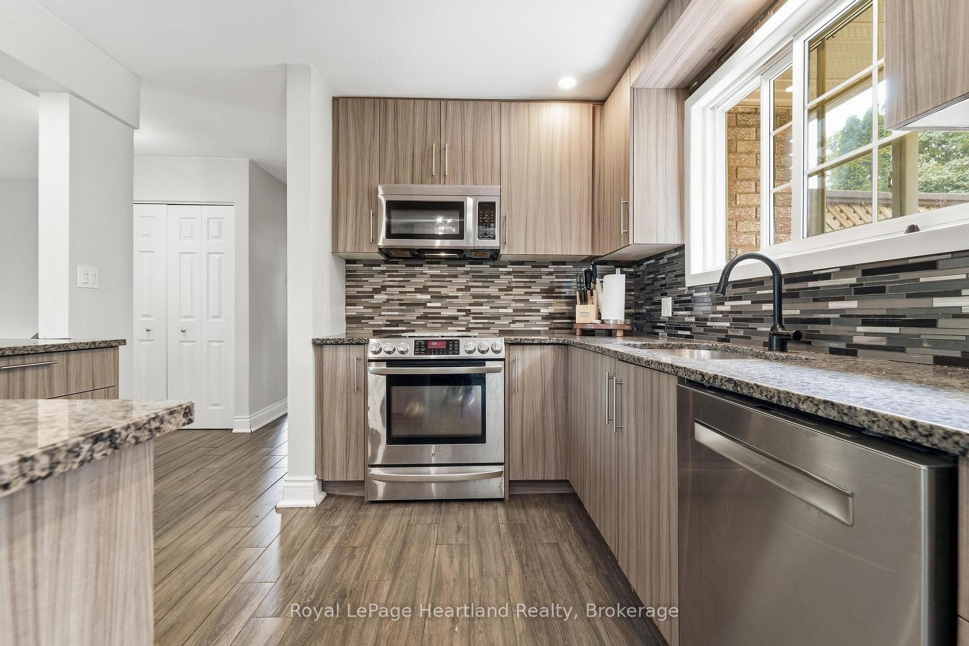 Photo 12 of 223 Kemp Crescent, Stratford — HOMEH