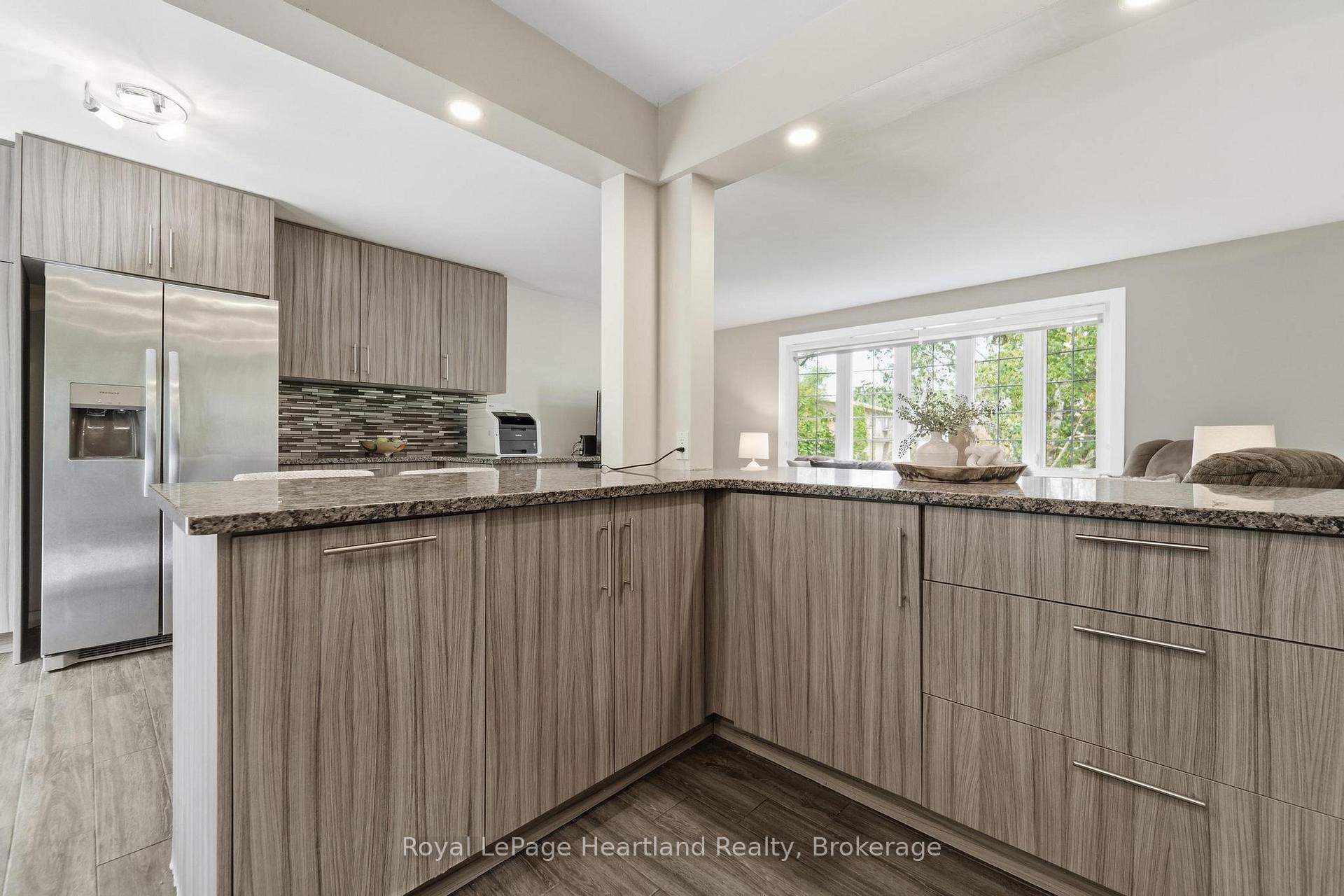 Photo 14 of 223 Kemp Crescent, Stratford — HOMEH