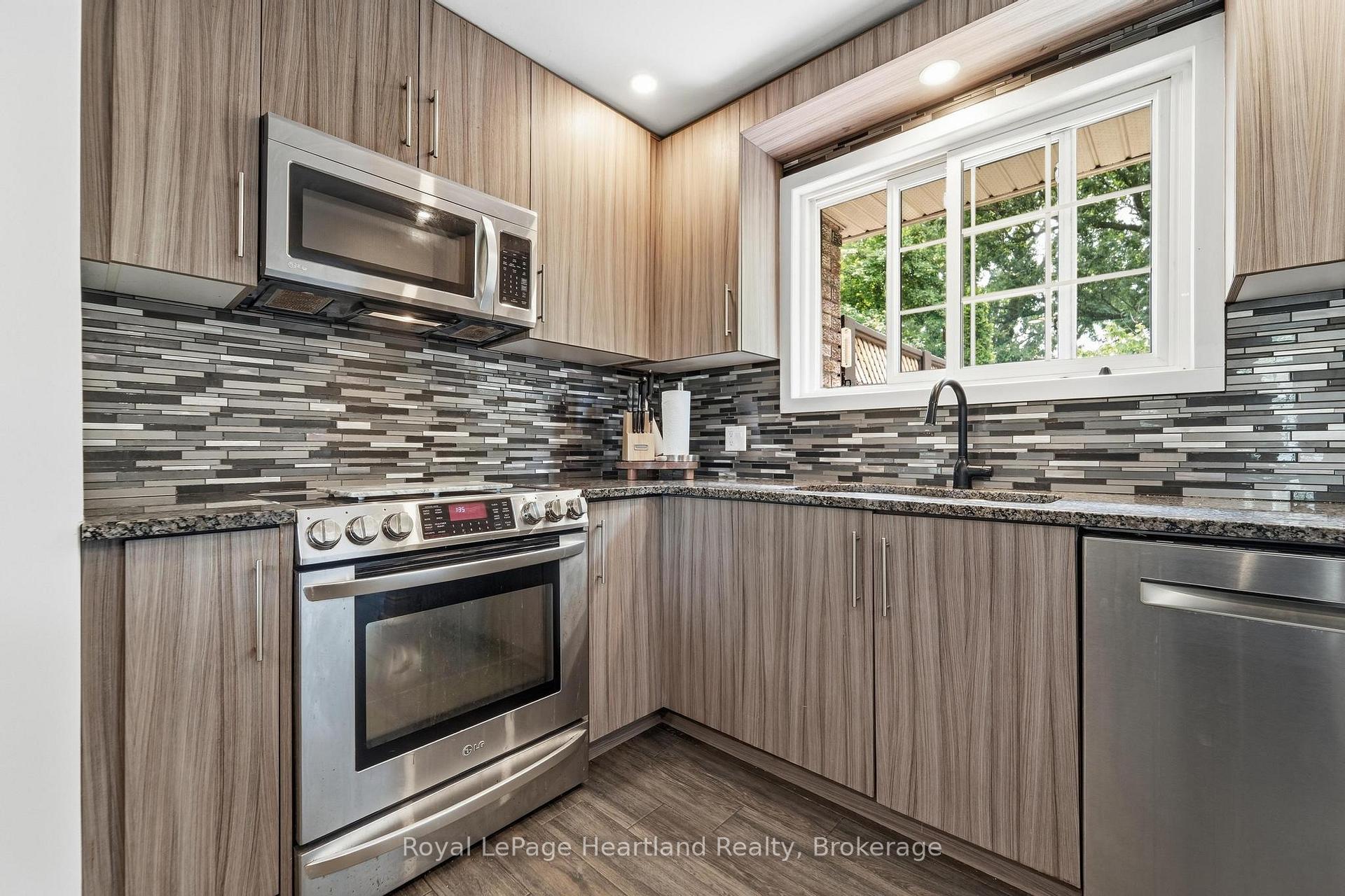 Photo 16 of 223 Kemp Crescent, Stratford — HOMEH
