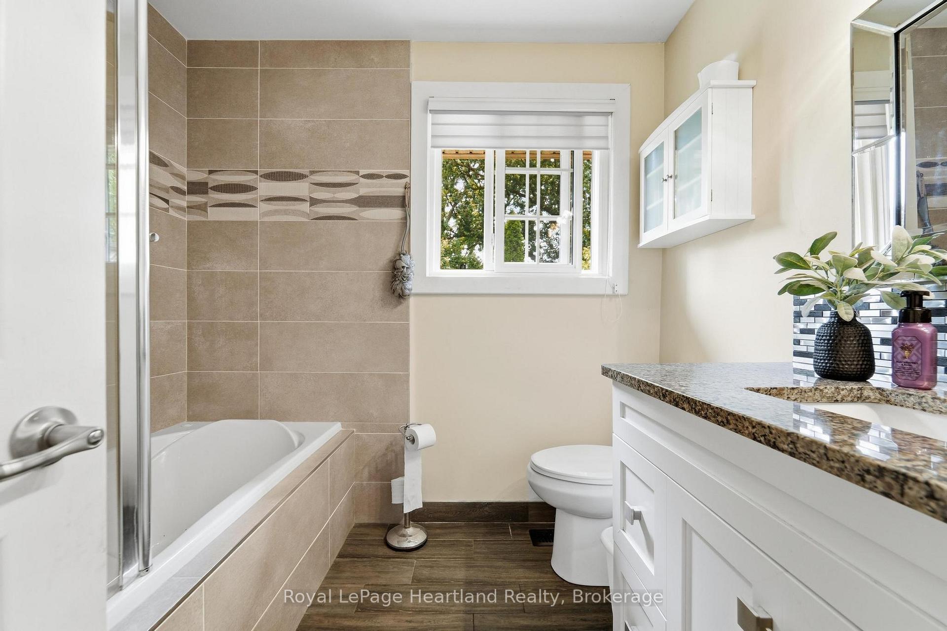 Photo 17 of 223 Kemp Crescent, Stratford — HOMEH