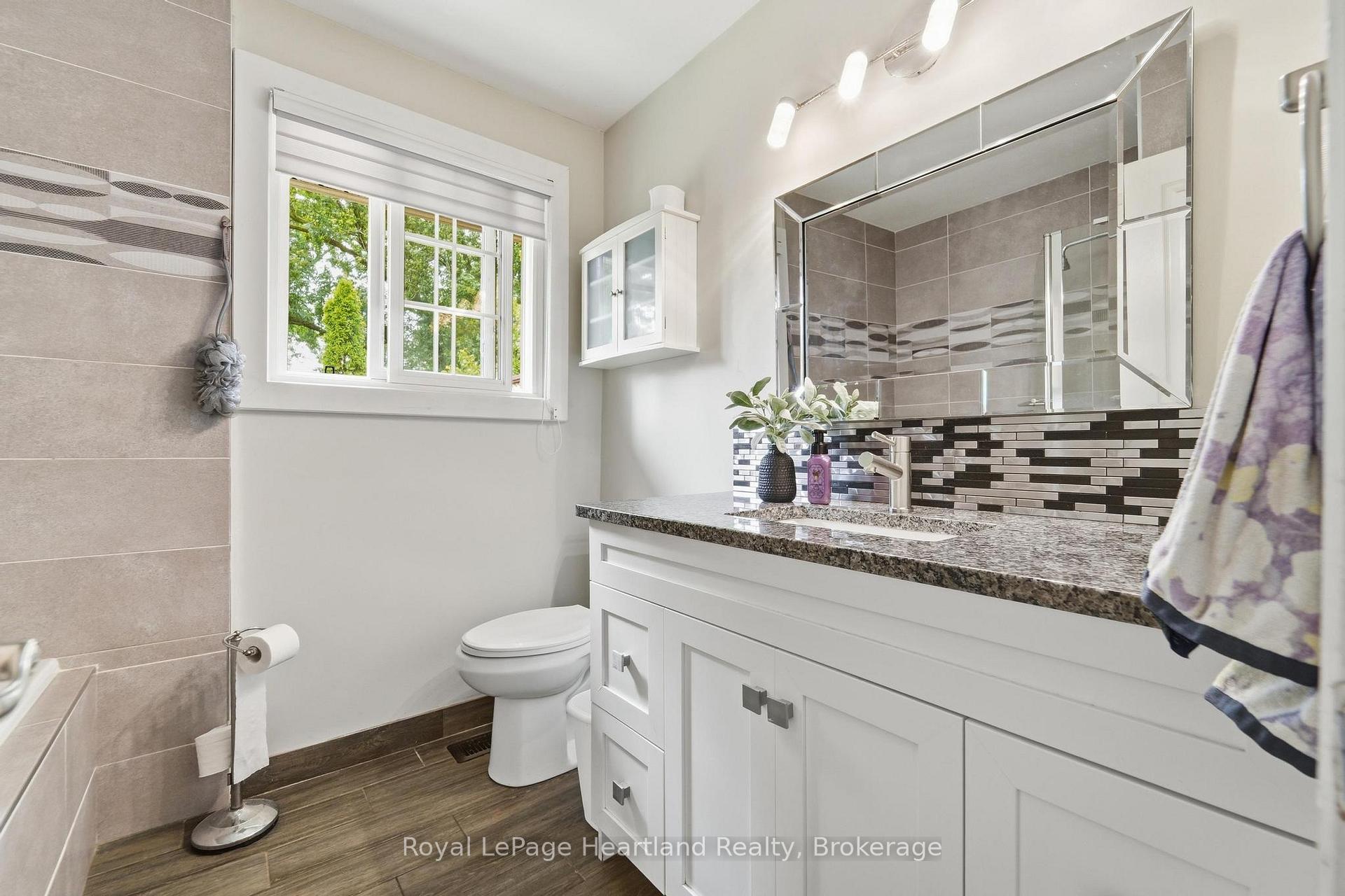 Photo 18 of 223 Kemp Crescent, Stratford — HOMEH