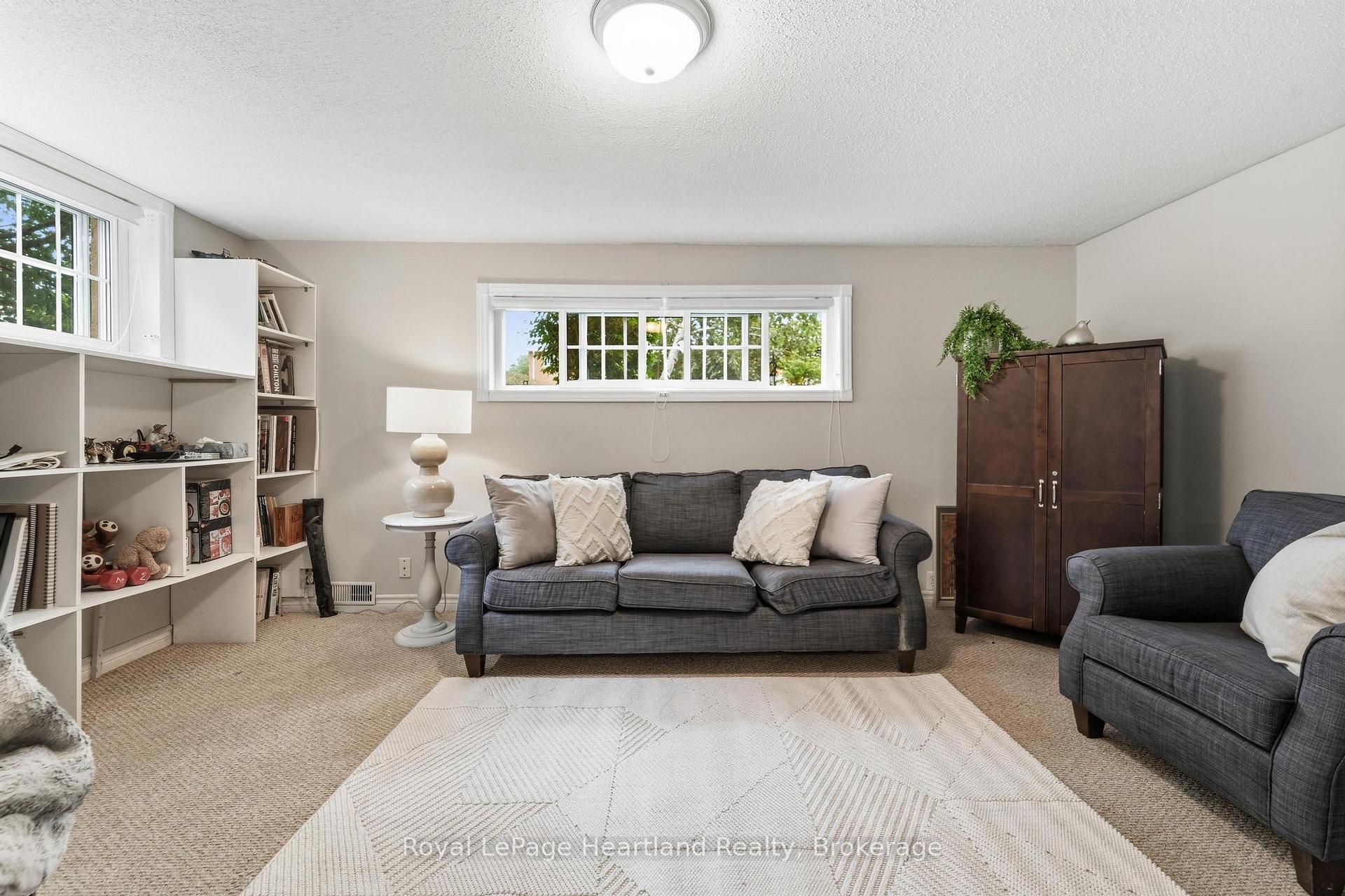 Photo 26 of 223 Kemp Crescent, Stratford — HOMEH
