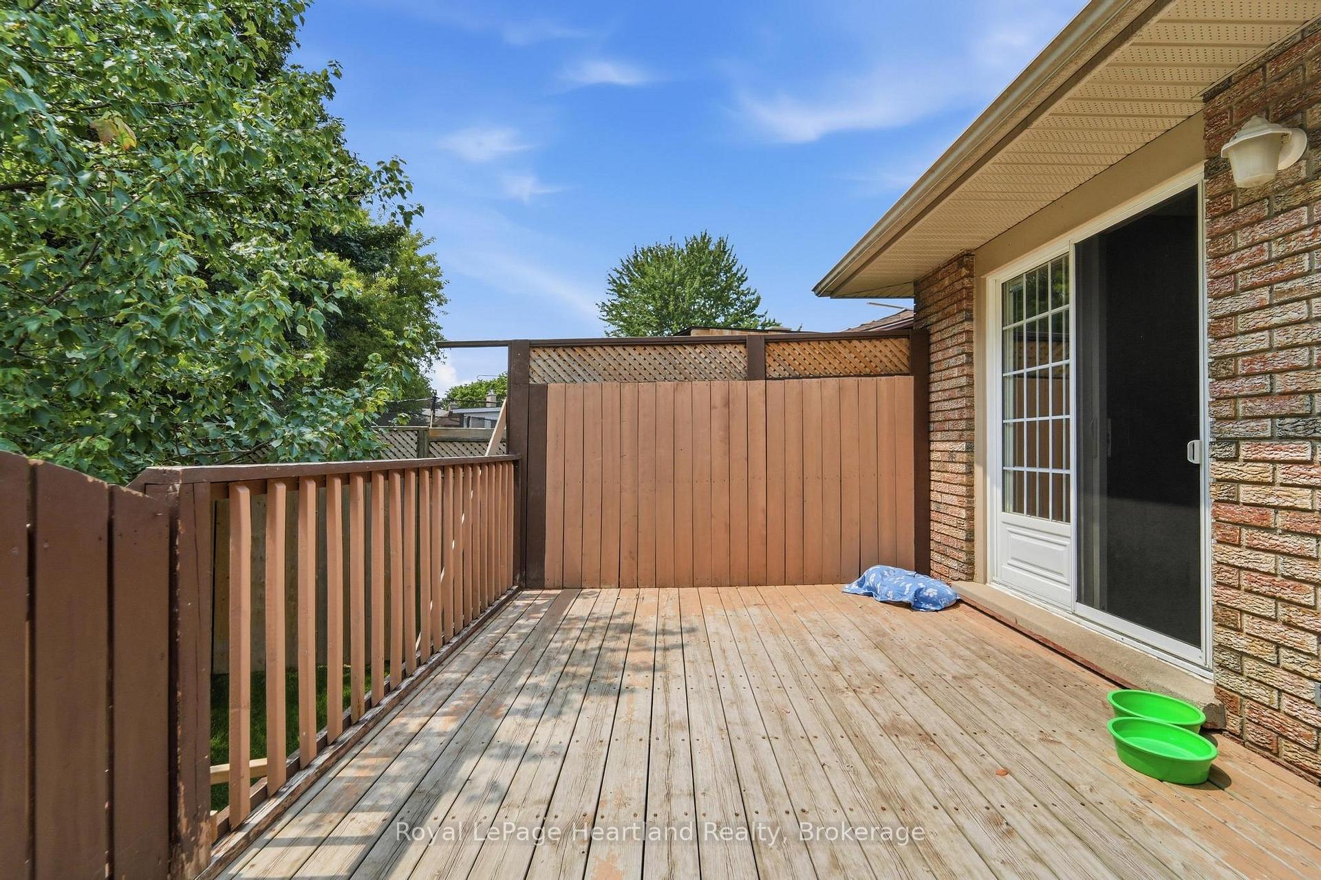 Photo 35 of 223 Kemp Crescent, Stratford — HOMEH
