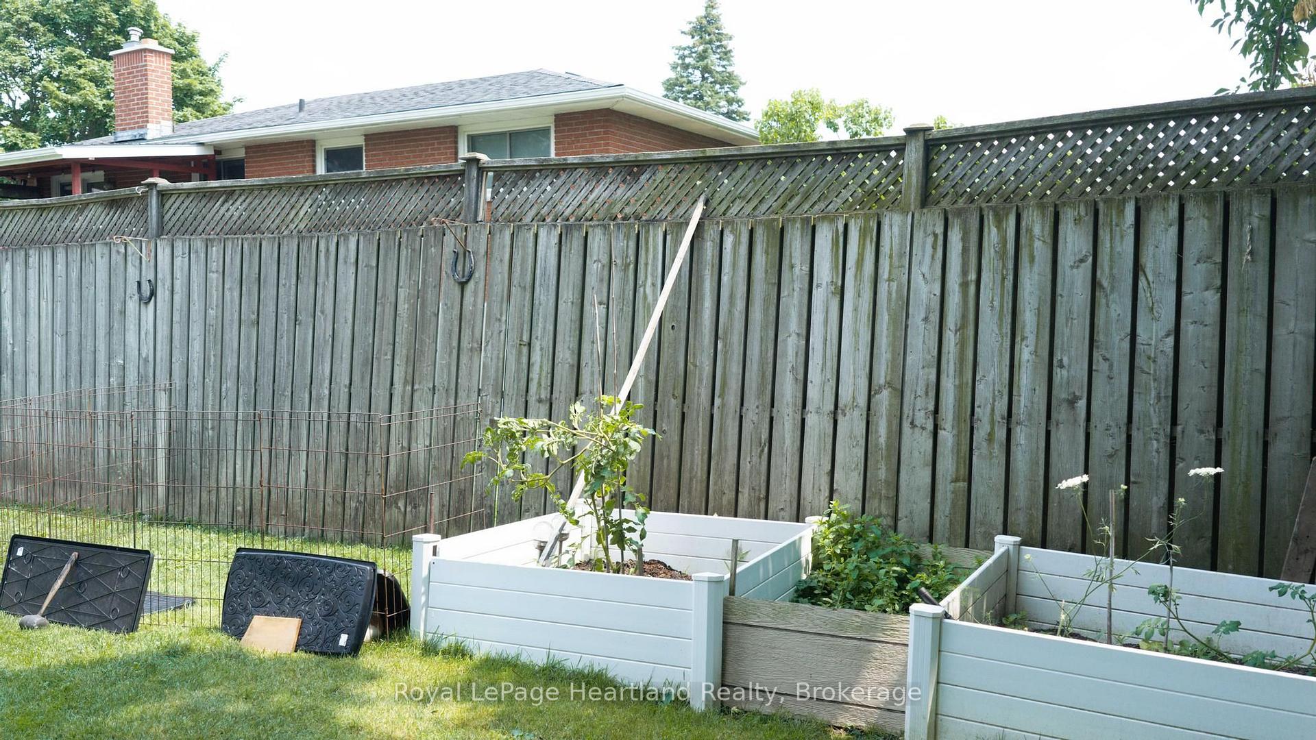 Photo 37 of 223 Kemp Crescent, Stratford — HOMEH