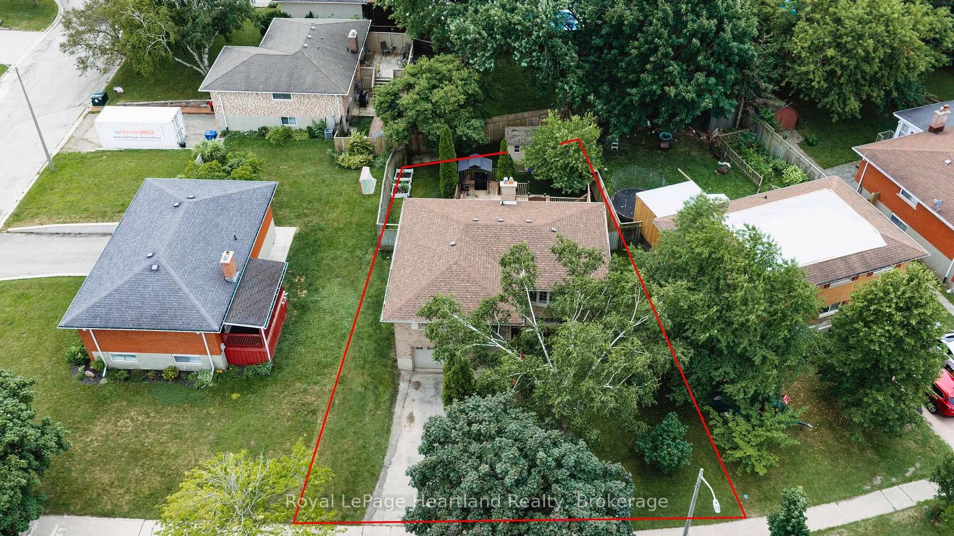 Photo 40 of 223 Kemp Crescent, Stratford — HOMEH