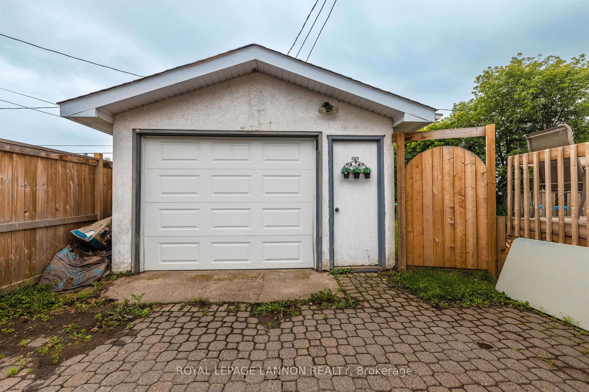 Photo 2 of 468 Heather Crescent, Thunder Bay, Green Acres — HOMEH
