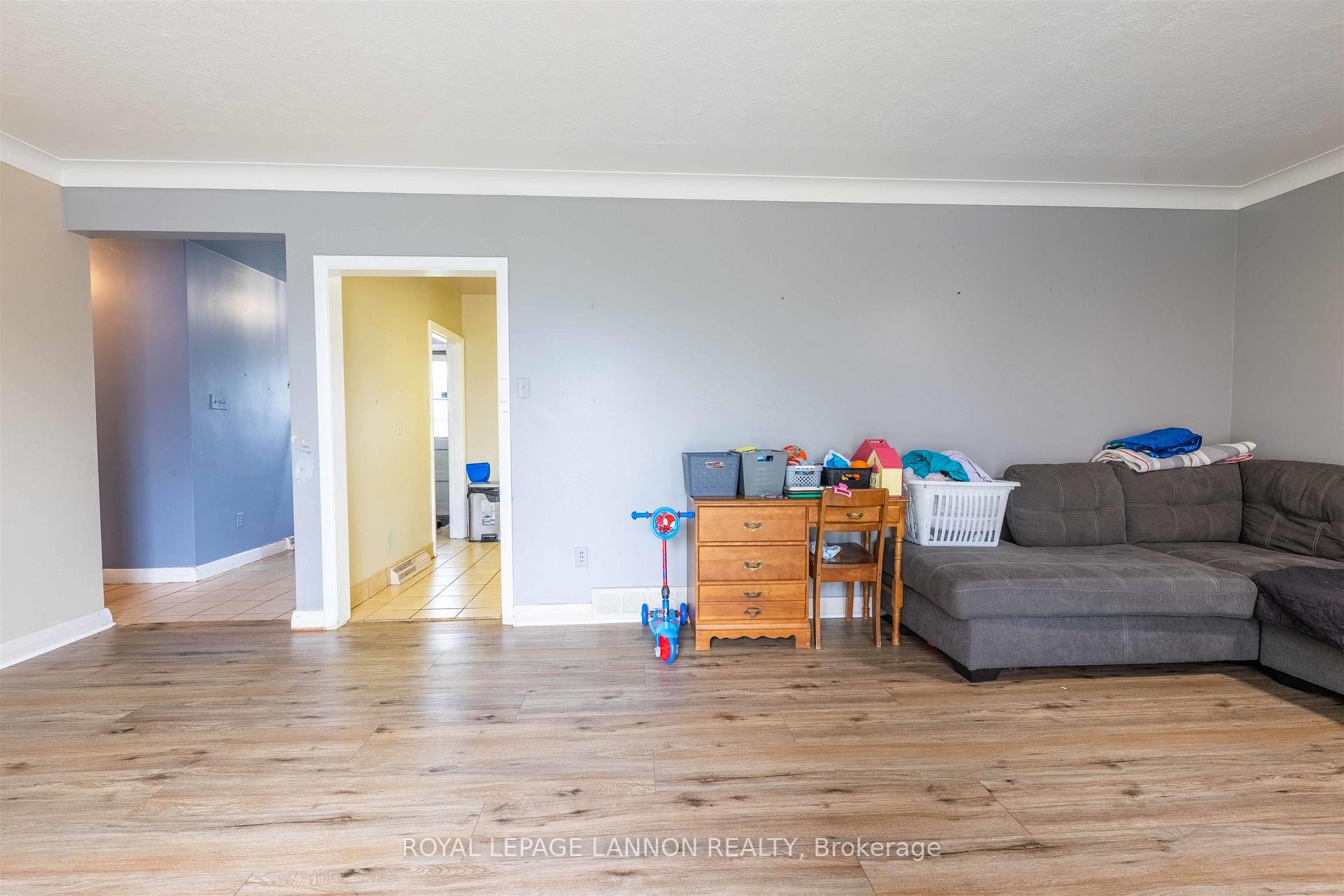 Photo 3 of 468 Heather Crescent, Thunder Bay, Green Acres — HOMEH