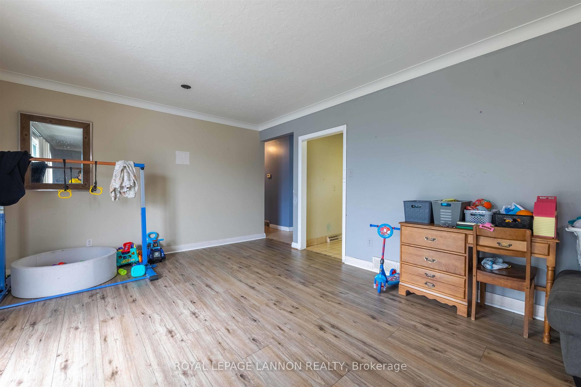 Photo 4 of 468 Heather Crescent, Thunder Bay, Green Acres — HOMEH
