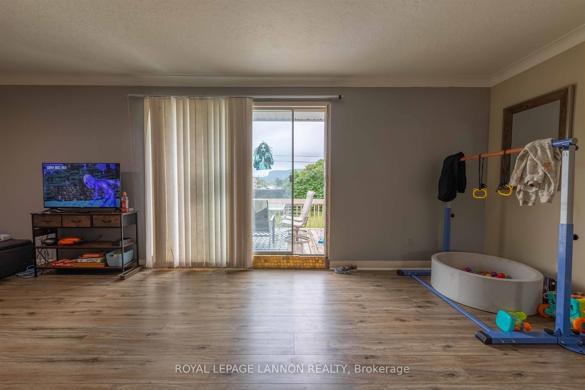 Photo 6 of 468 Heather Crescent, Thunder Bay, Green Acres — HOMEH