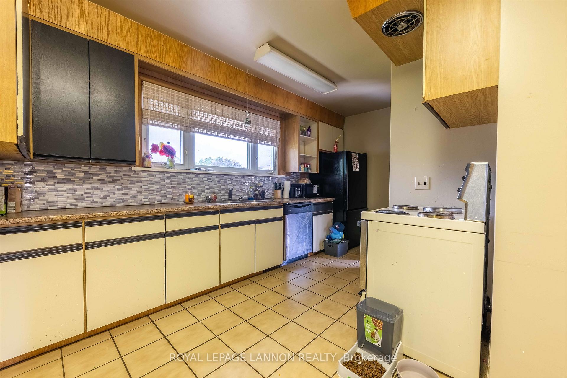 Photo 7 of 468 Heather Crescent, Thunder Bay, Green Acres — HOMEH