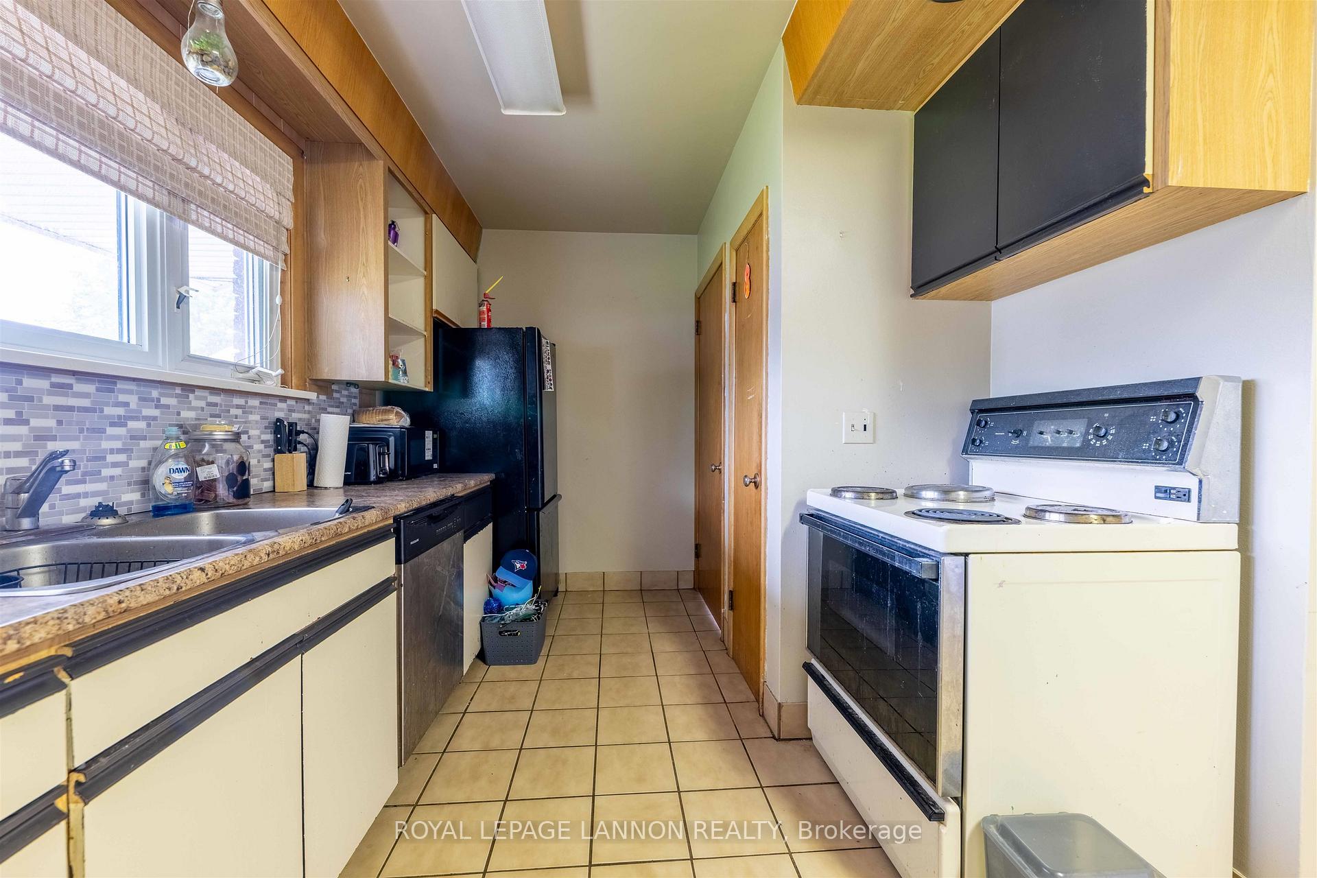 Photo 8 of 468 Heather Crescent, Thunder Bay, Green Acres — HOMEH