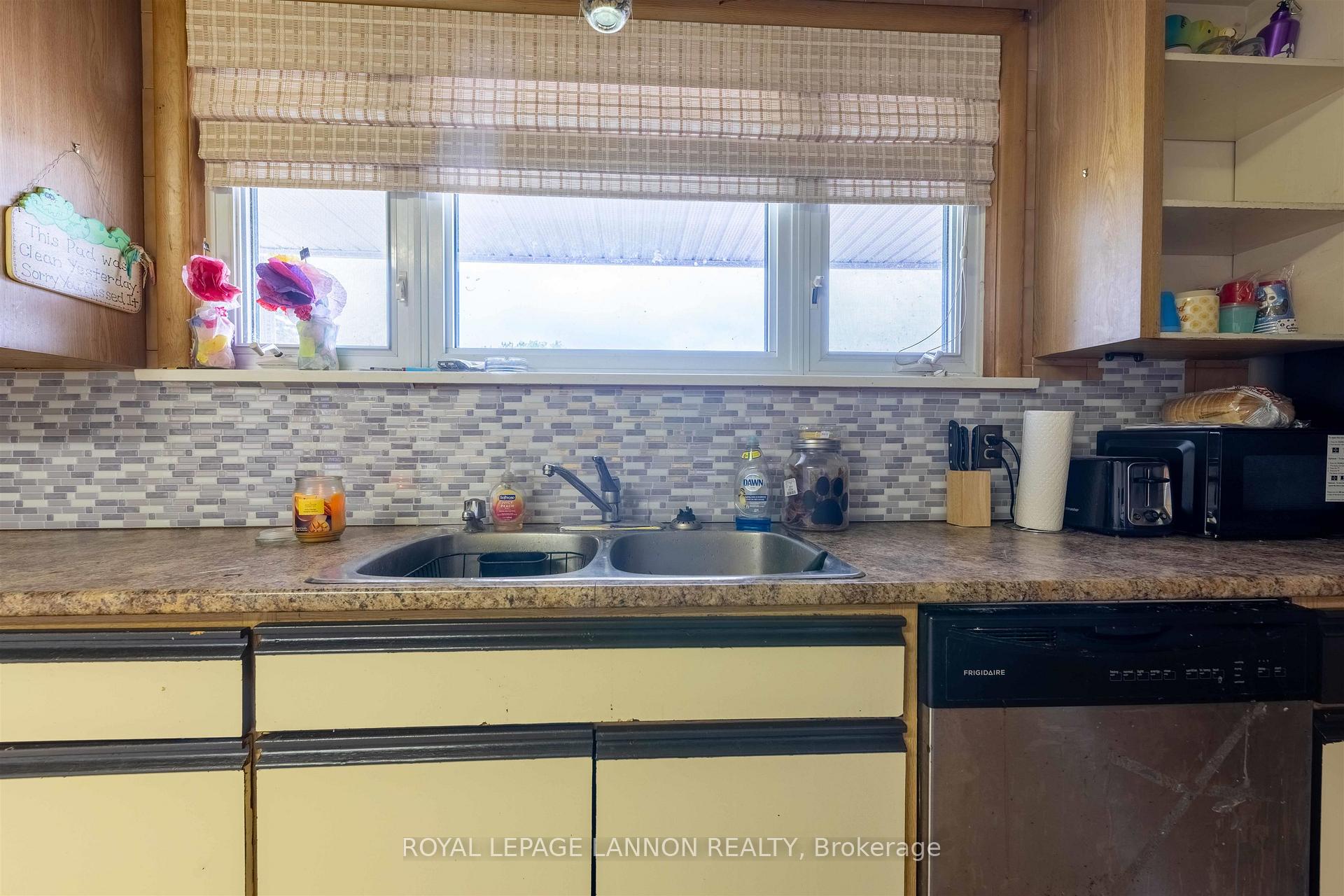 Photo 9 of 468 Heather Crescent, Thunder Bay, Green Acres — HOMEH