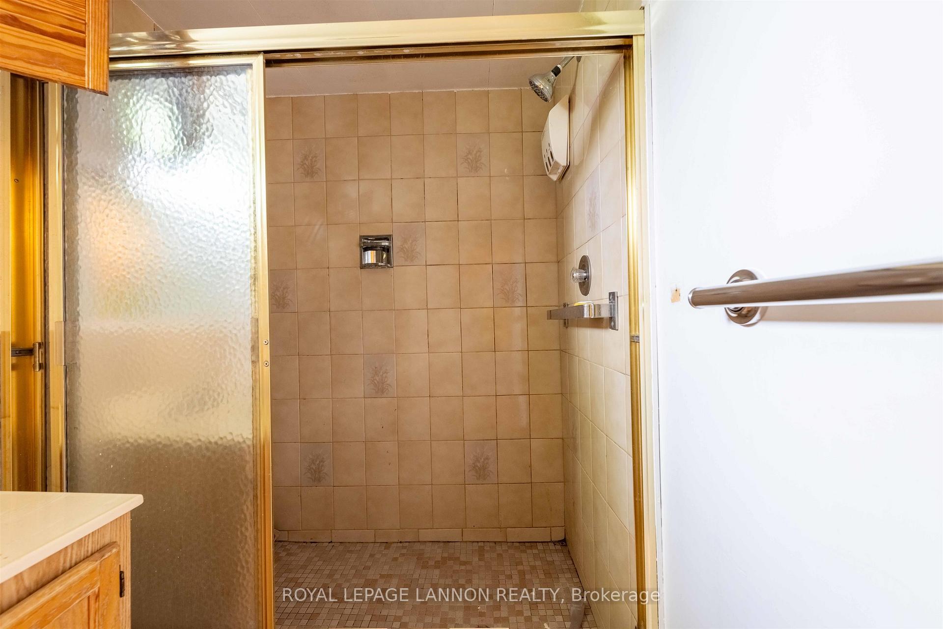 Photo 29 of 468 Heather Crescent, Thunder Bay, Green Acres — HOMEH