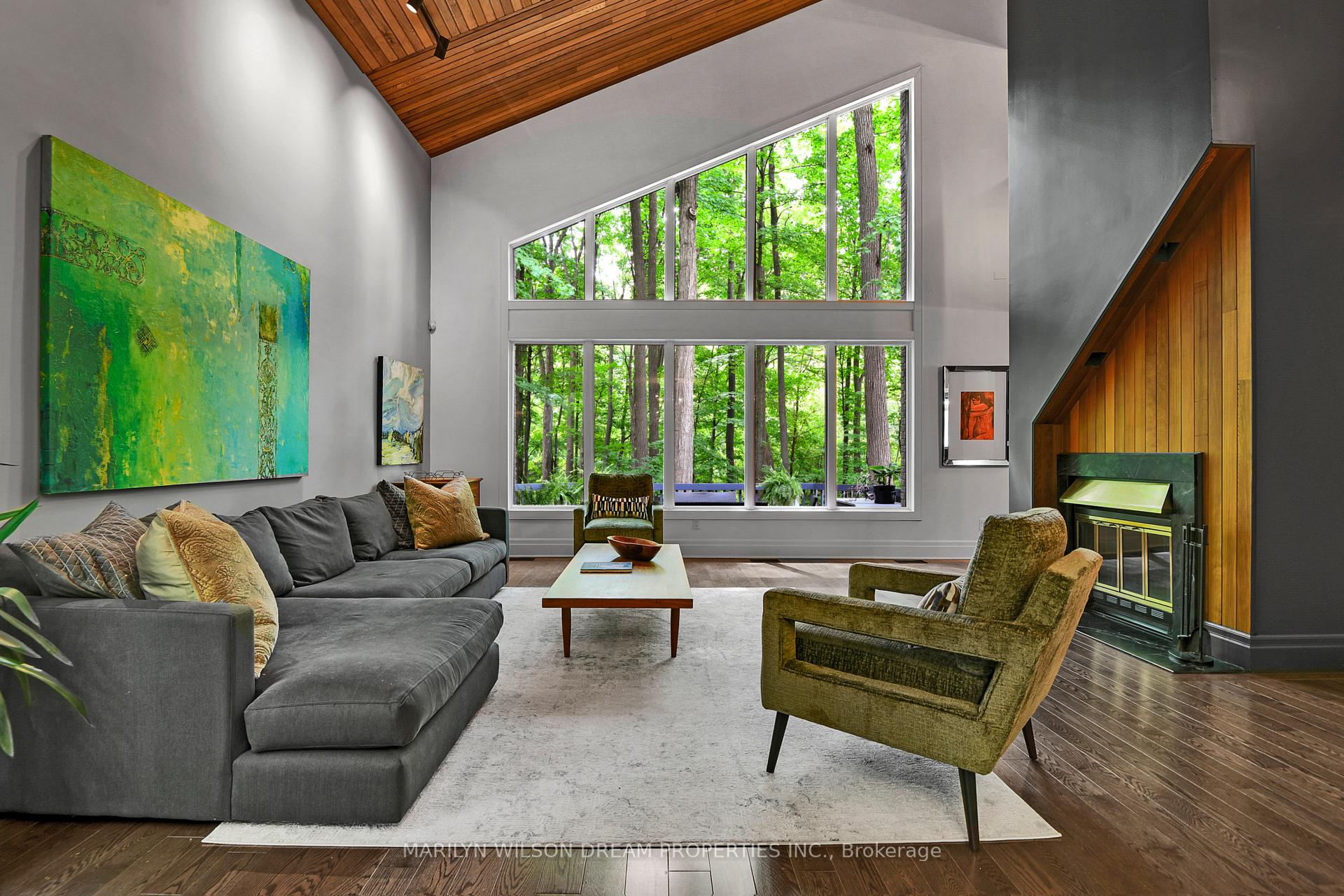 Photo 8 of 11 Burrows Road, Ottawa, Rothwell Heights — HOMEH