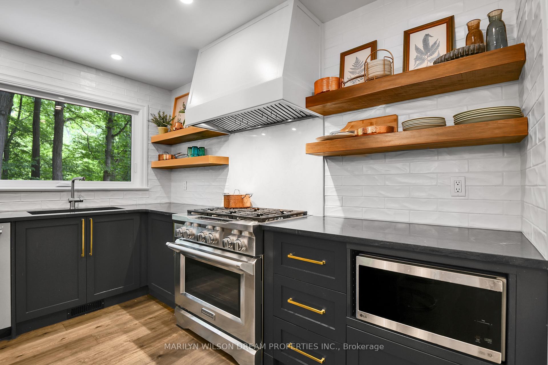 Photo 18 of 11 Burrows Road, Ottawa, Rothwell Heights — HOMEH