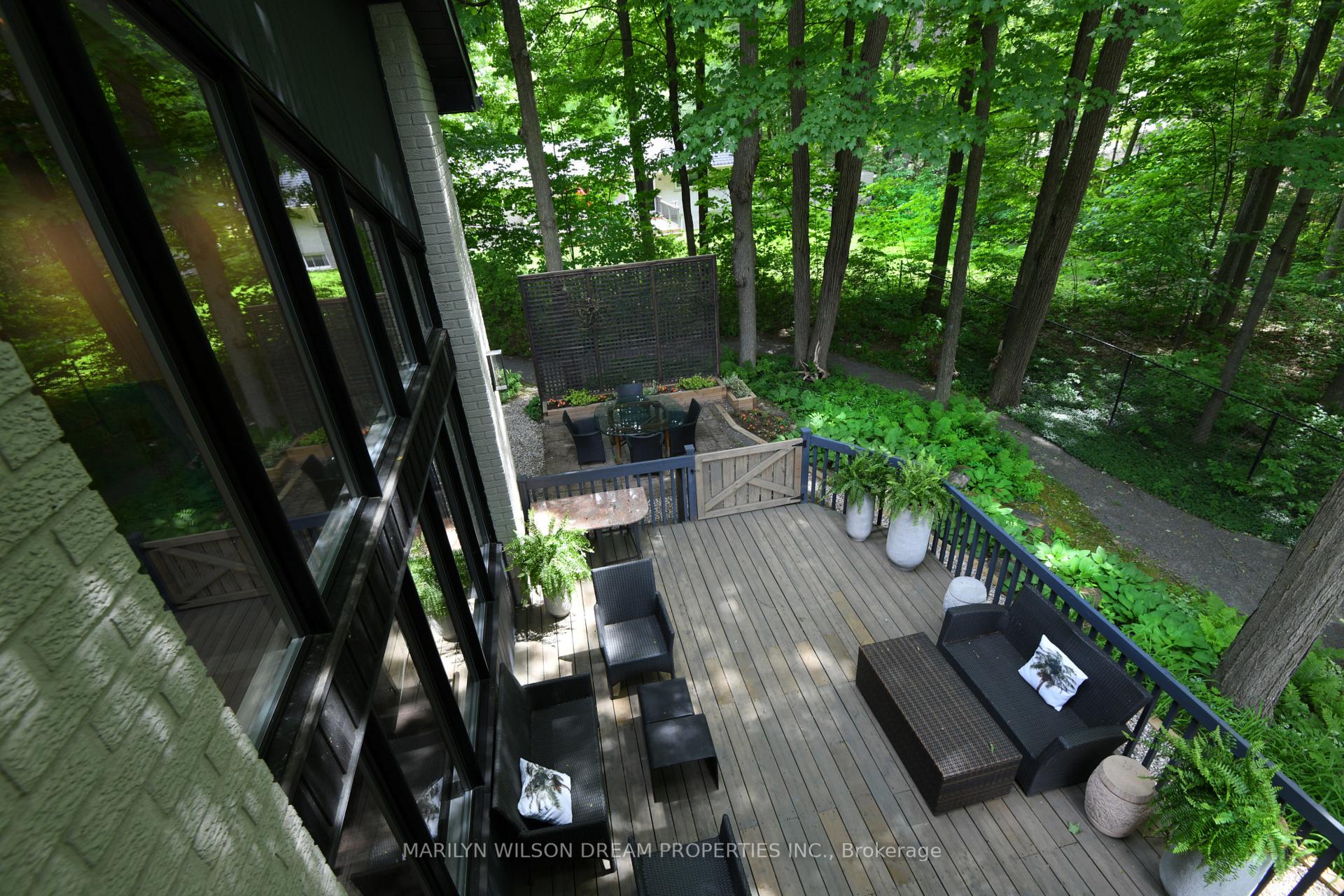 Photo 35 of 11 Burrows Road, Ottawa, Rothwell Heights — HOMEH