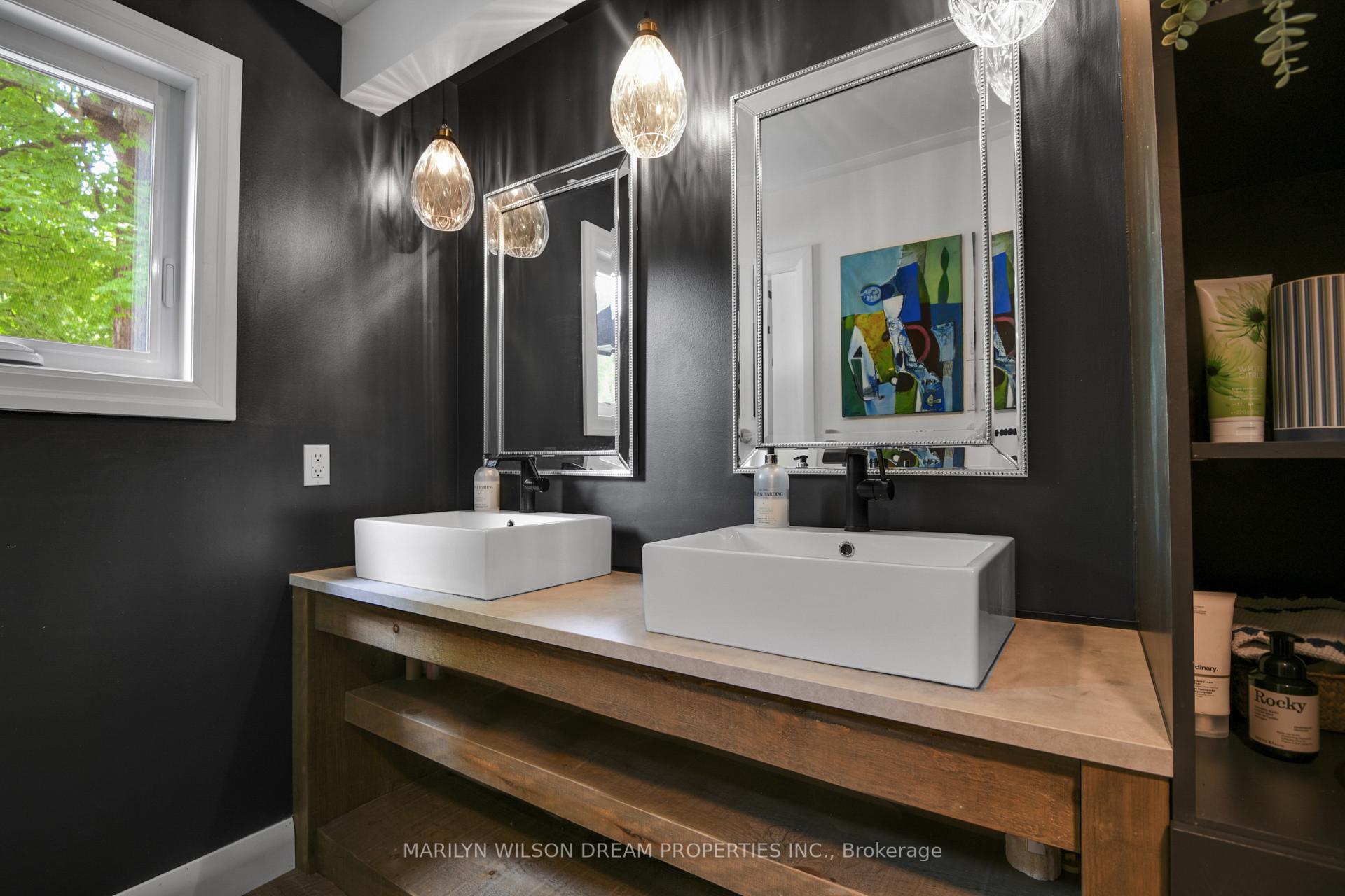 Photo 37 of 11 Burrows Road, Ottawa, Rothwell Heights — HOMEH
