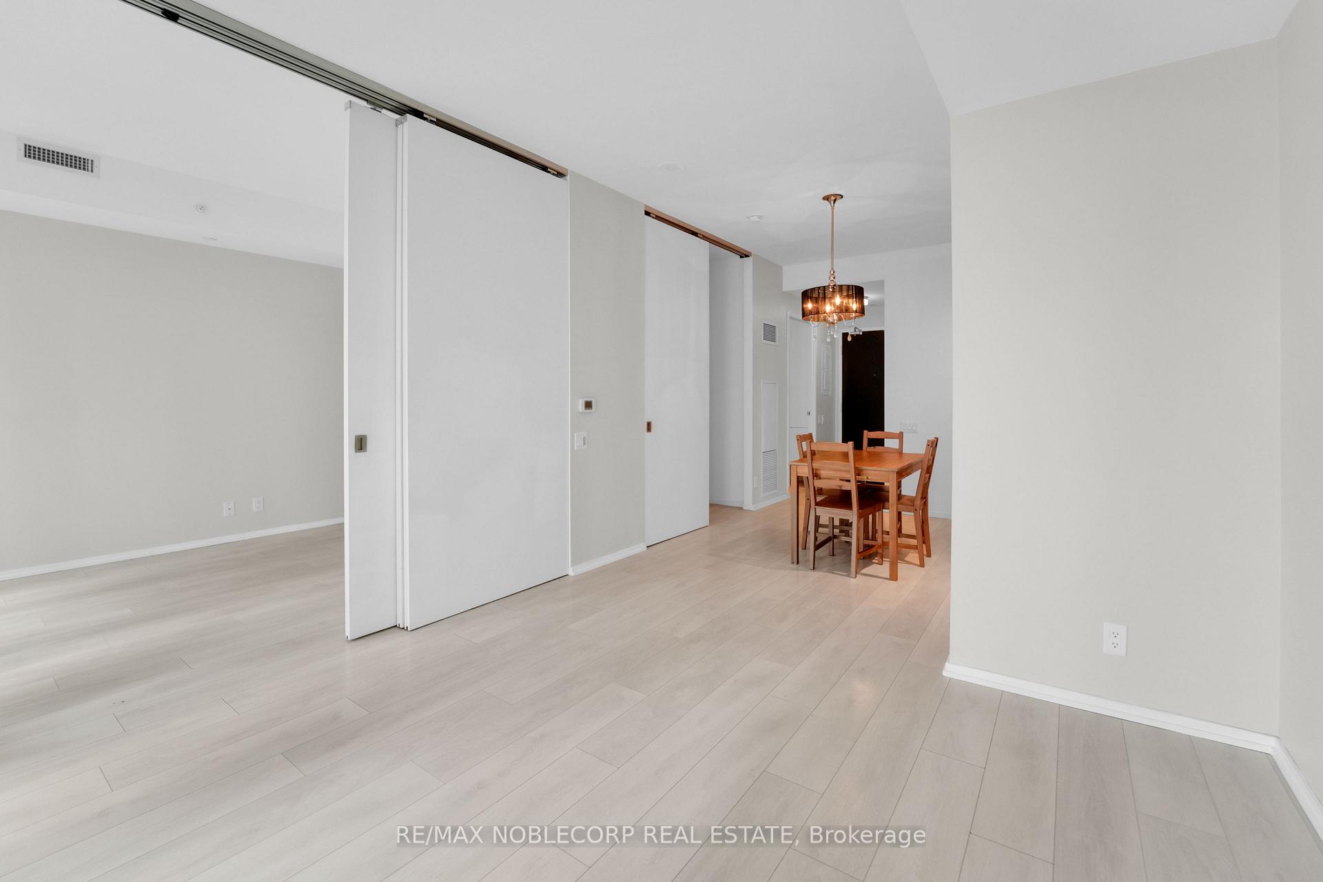 Photo 4 of Unit 2111, 125 Peter Street, Toronto, Waterfront Communities — HOMEH
