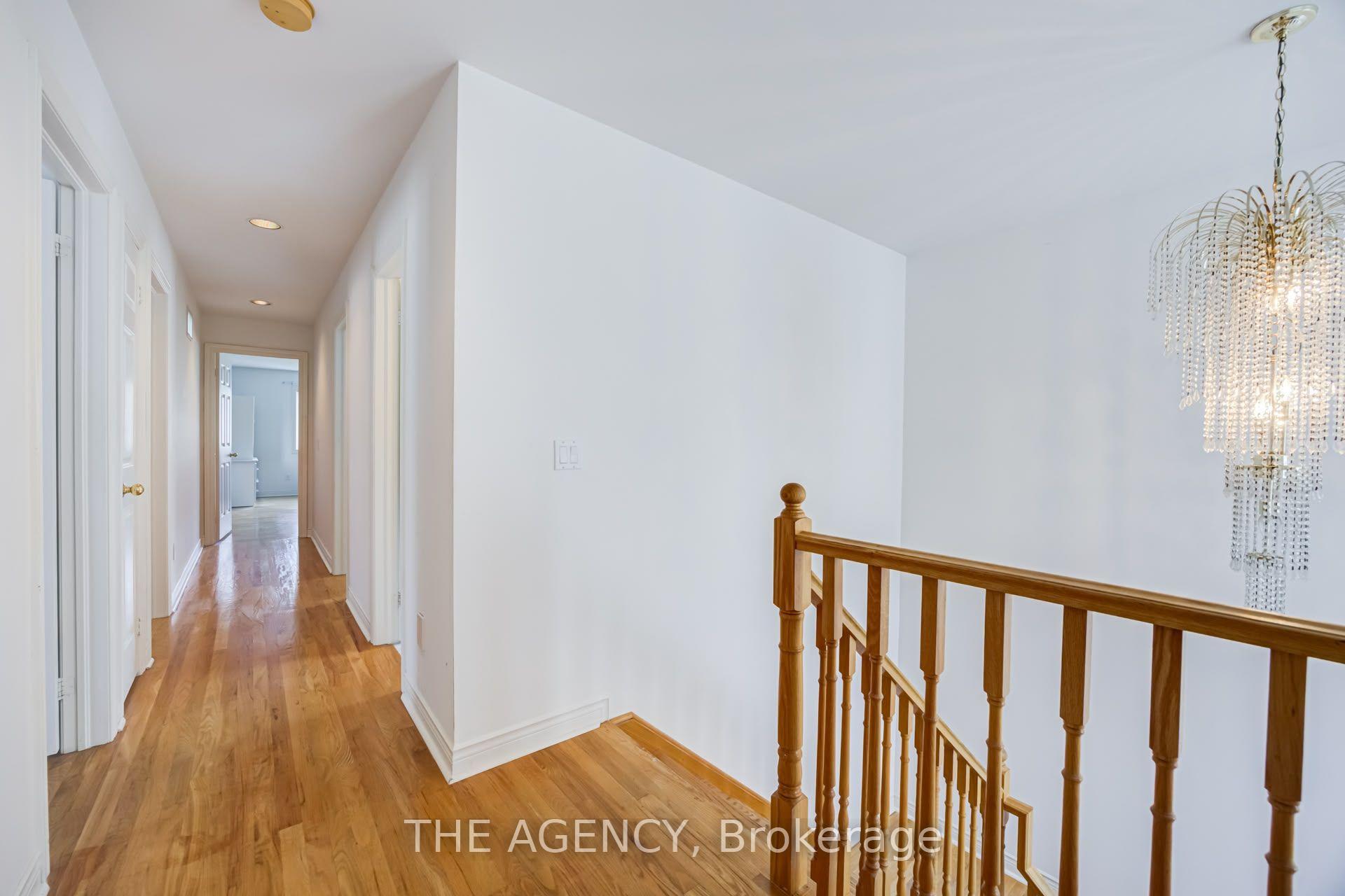 Photo 12 of 68 Townsgate Drive, Vaughan, Crestwood-Springfarm-Yorkhill — HOMEH
