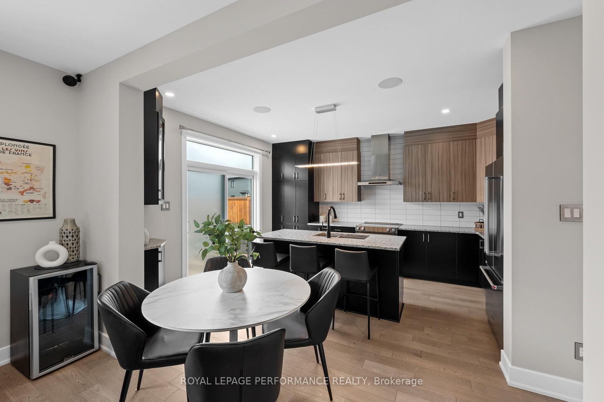 Photo 10 of 210 Spindrift Circle, Ottawa, Mahogany Community — HOMEH
