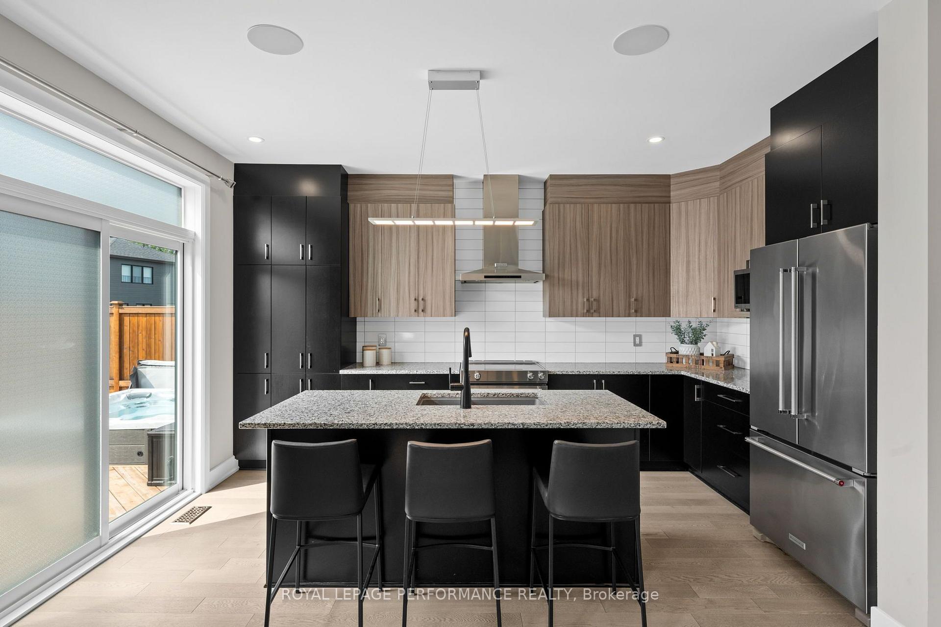 Photo 11 of 210 Spindrift Circle, Ottawa, Mahogany Community — HOMEH
