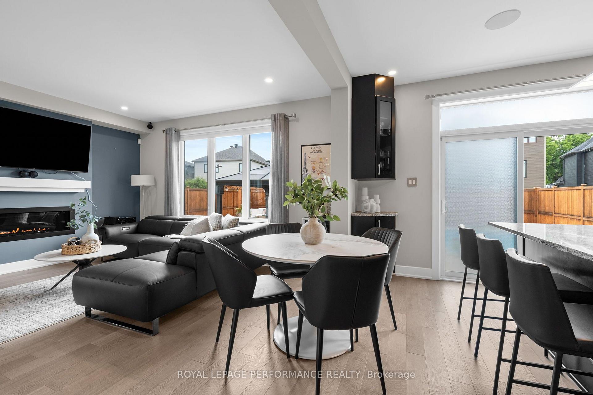 Photo 15 of 210 Spindrift Circle, Ottawa, Mahogany Community — HOMEH