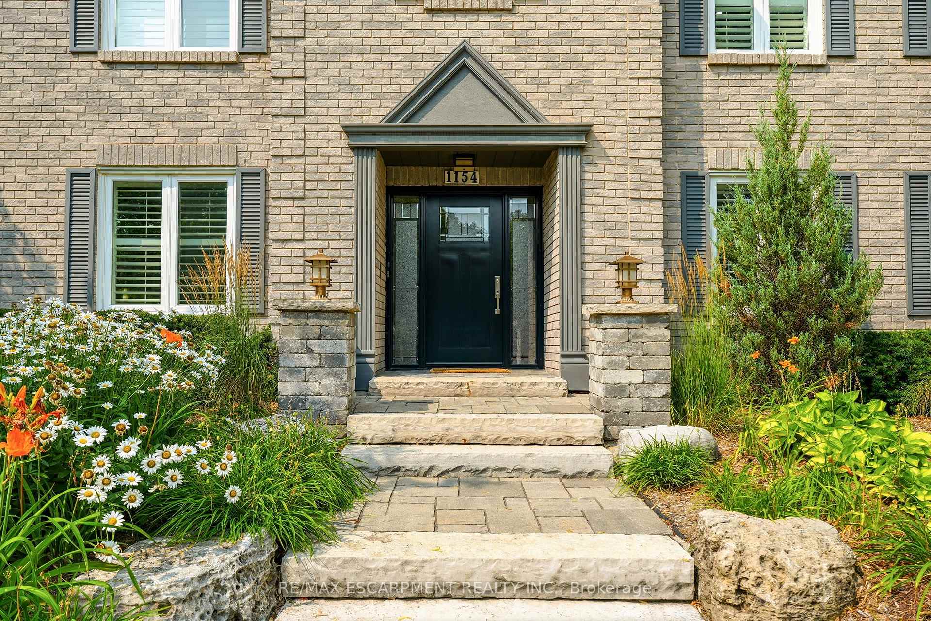 Photo 2 of 1154 Windrush Drive, Oakville, Glen Abbey — HOMEH