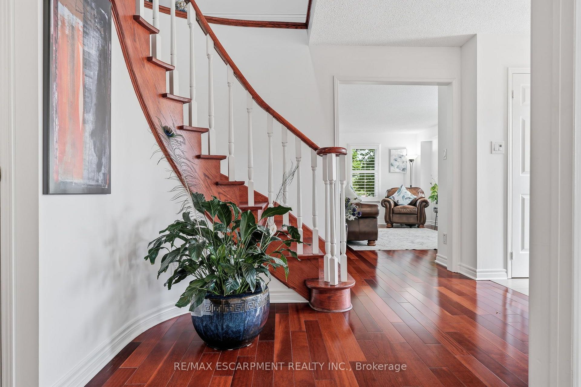 Photo 4 of 1154 Windrush Drive, Oakville, Glen Abbey — HOMEH
