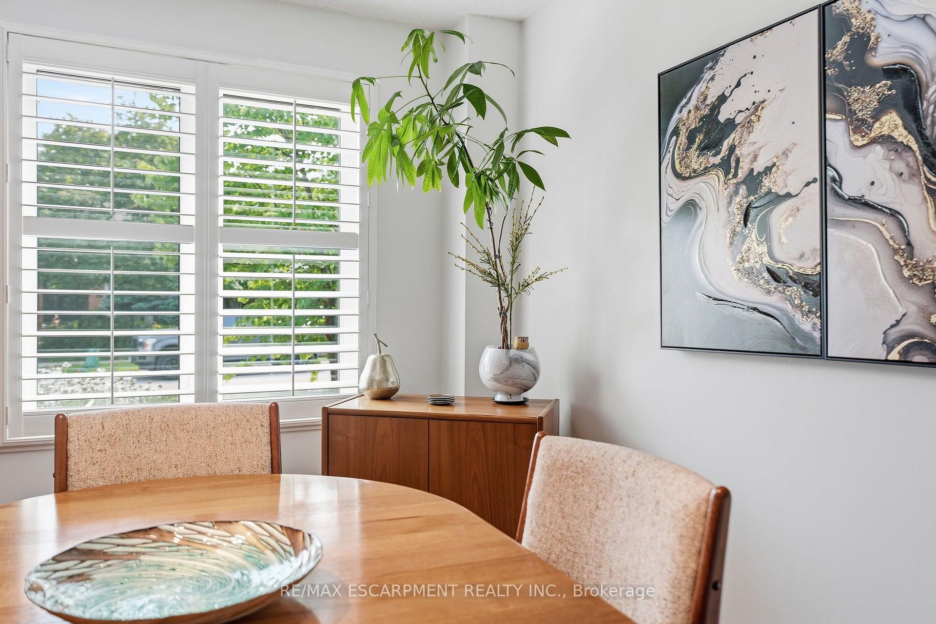 Photo 10 of 1154 Windrush Drive, Oakville, Glen Abbey — HOMEH