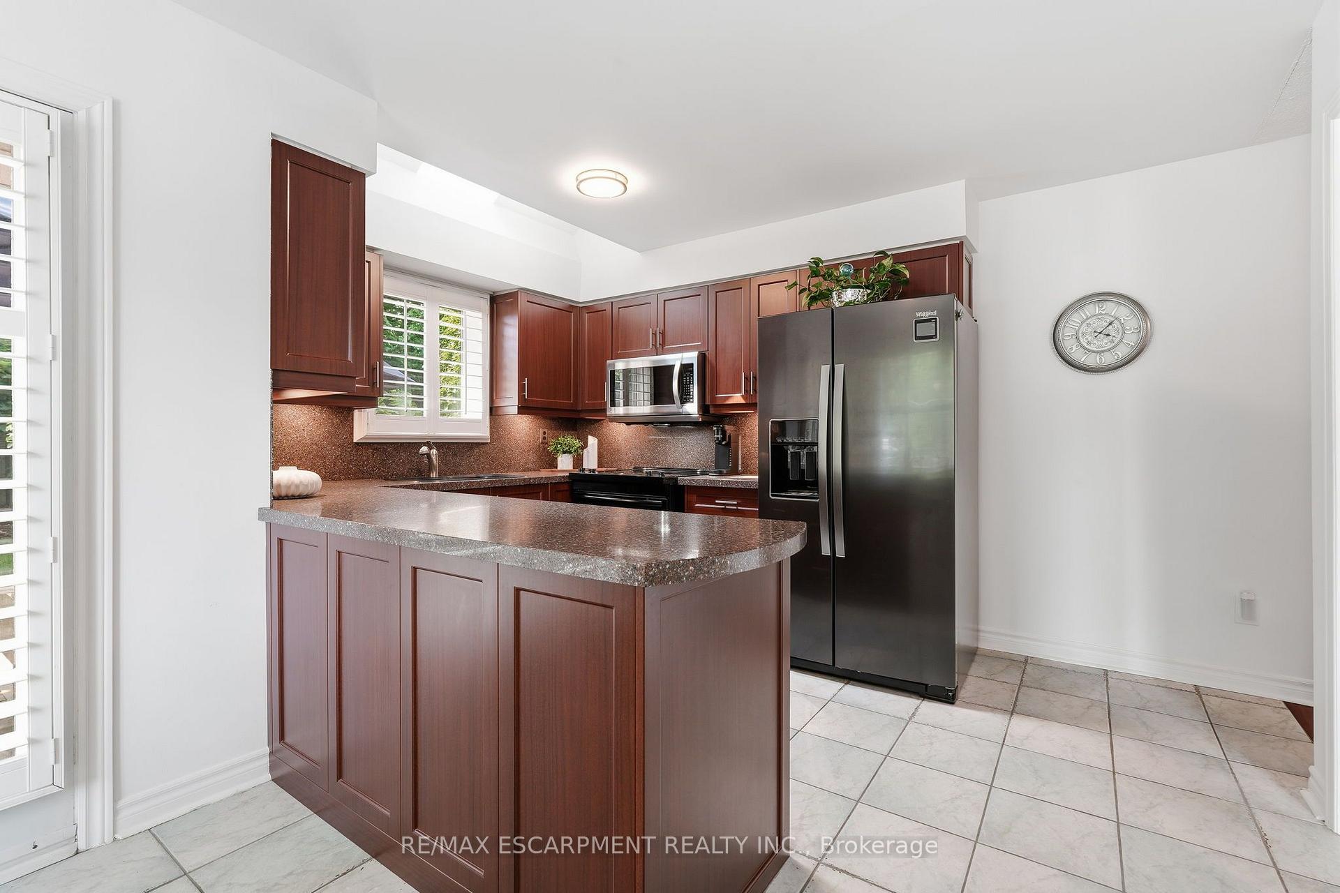 Photo 16 of 1154 Windrush Drive, Oakville, Glen Abbey — HOMEH