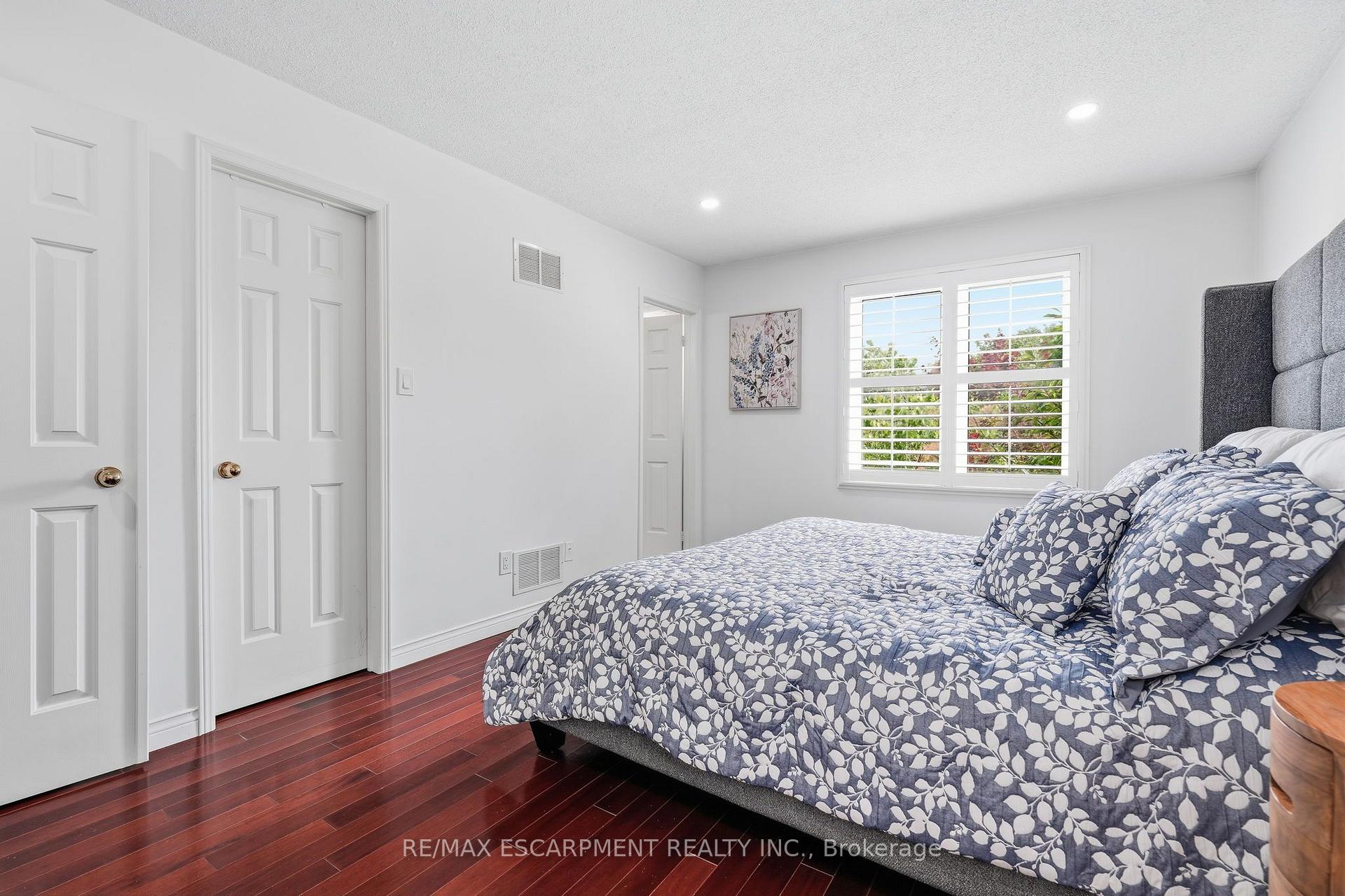 Photo 28 of 1154 Windrush Drive, Oakville, Glen Abbey — HOMEH