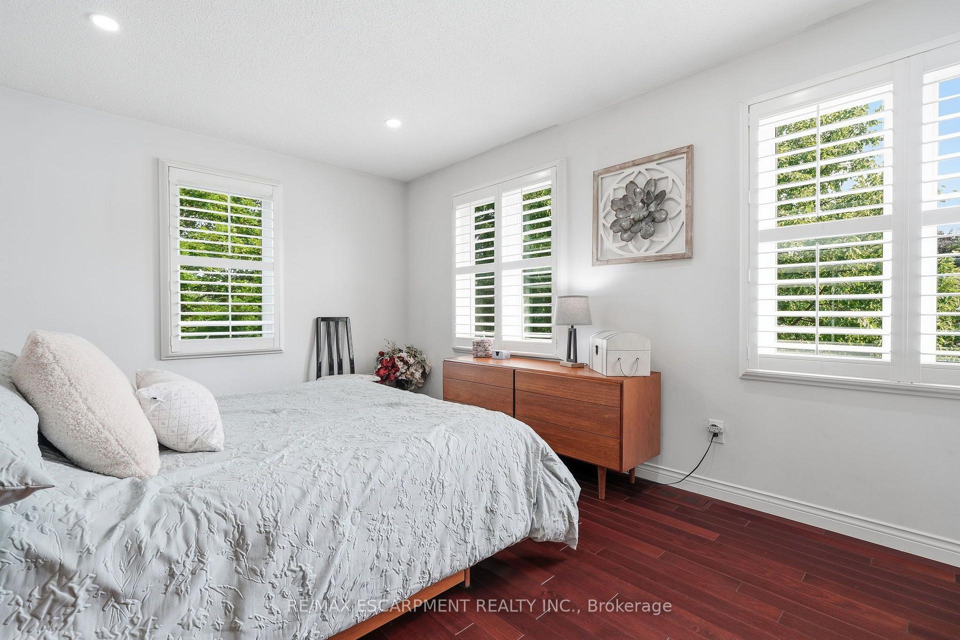 Photo 33 of 1154 Windrush Drive, Oakville, Glen Abbey — HOMEH