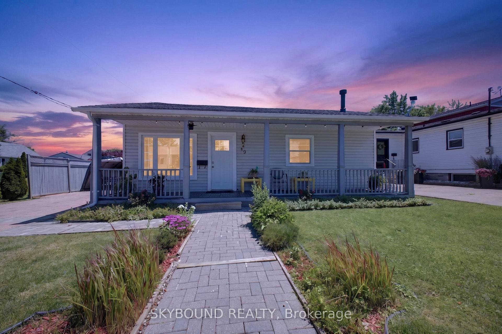 Photo 2 of 49 Powerview Avenue, St. Catharines, Western Hill — HOMEH