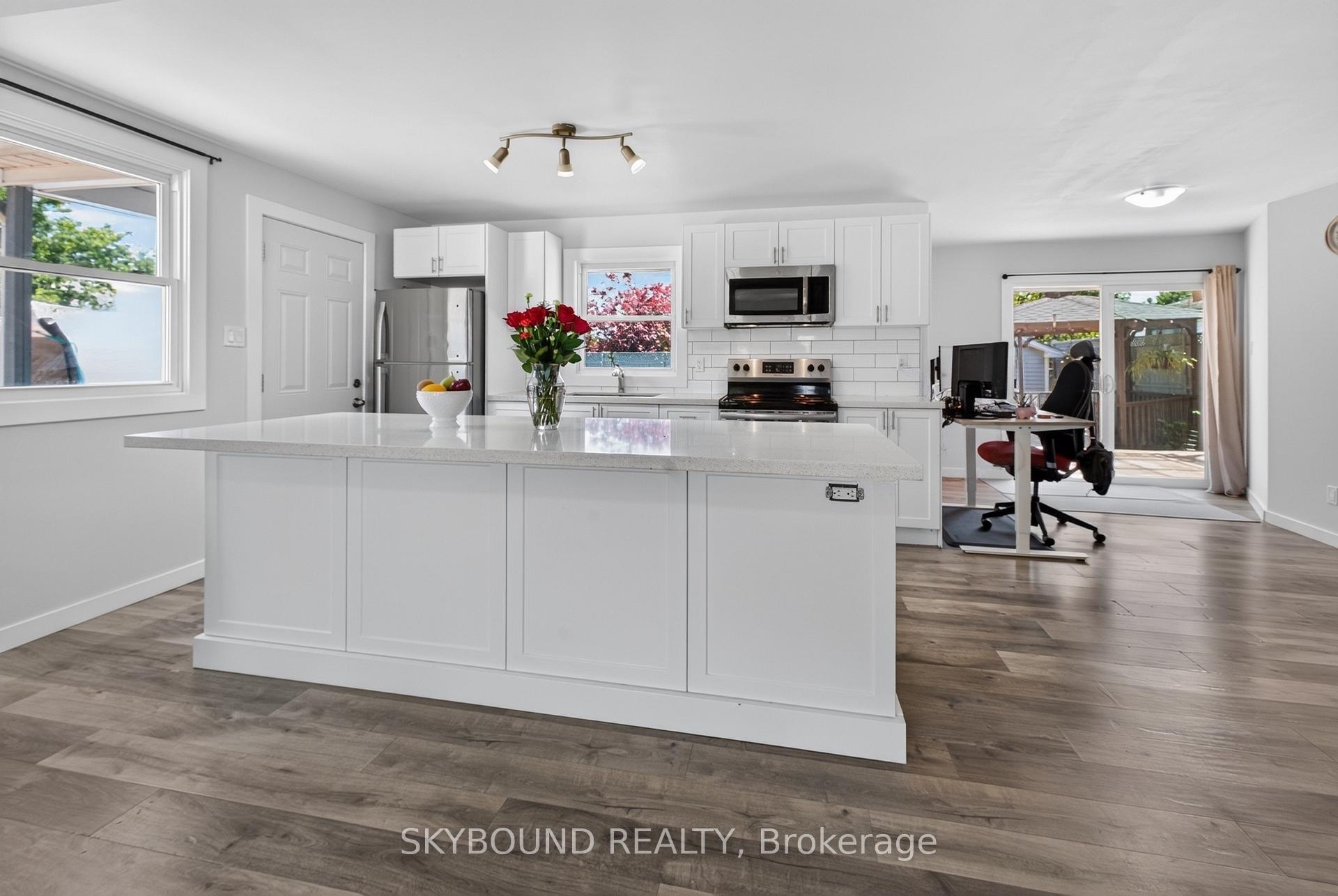 Photo 9 of 49 Powerview Avenue, St. Catharines, Western Hill — HOMEH