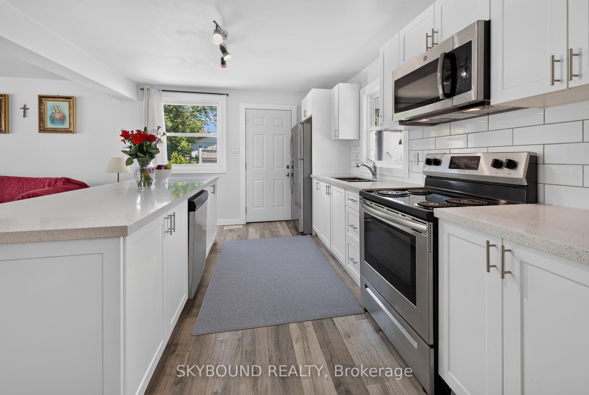 Photo 11 of 49 Powerview Avenue, St. Catharines, Western Hill — HOMEH