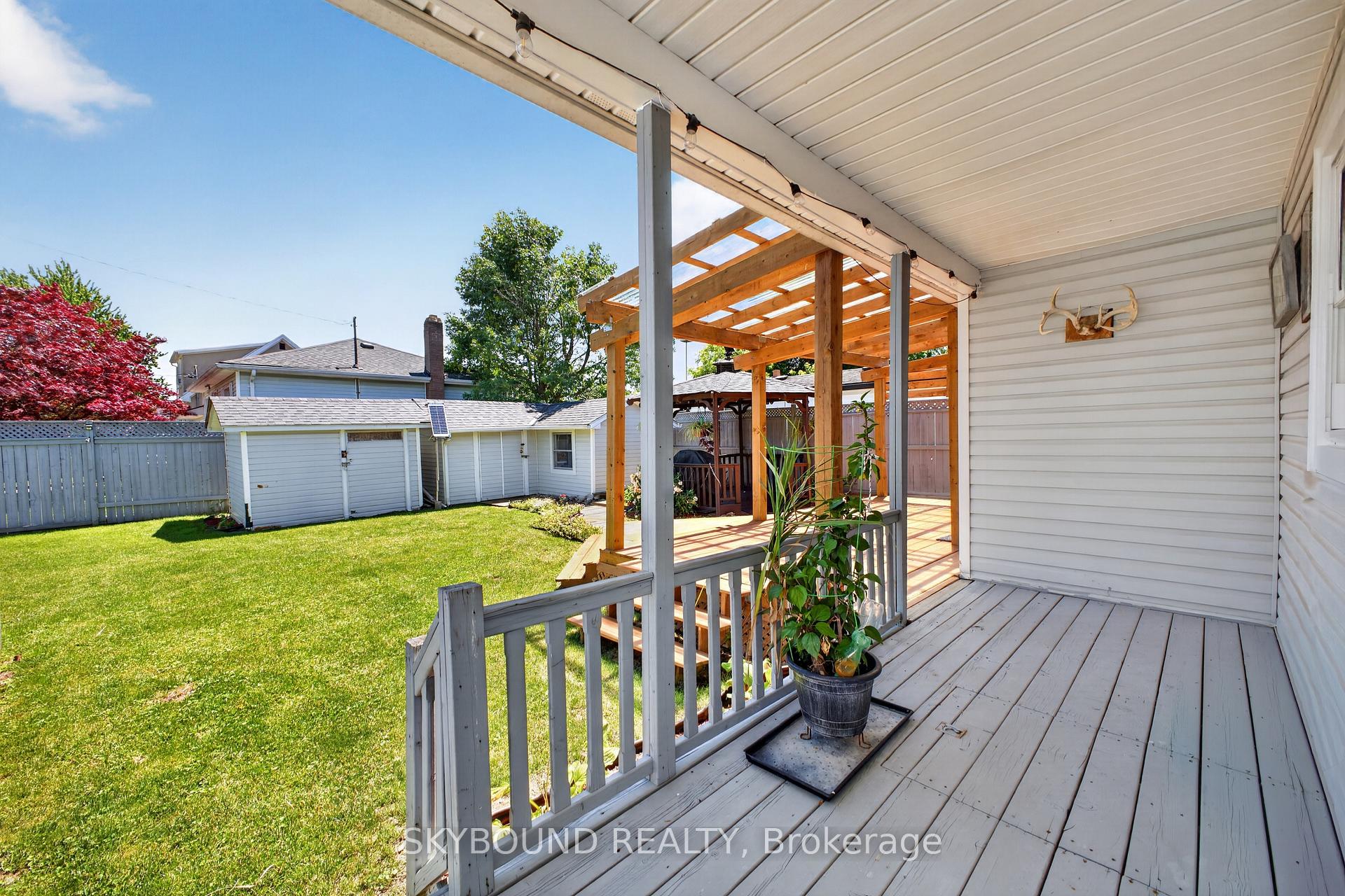 Photo 23 of 49 Powerview Avenue, St. Catharines, Western Hill — HOMEH