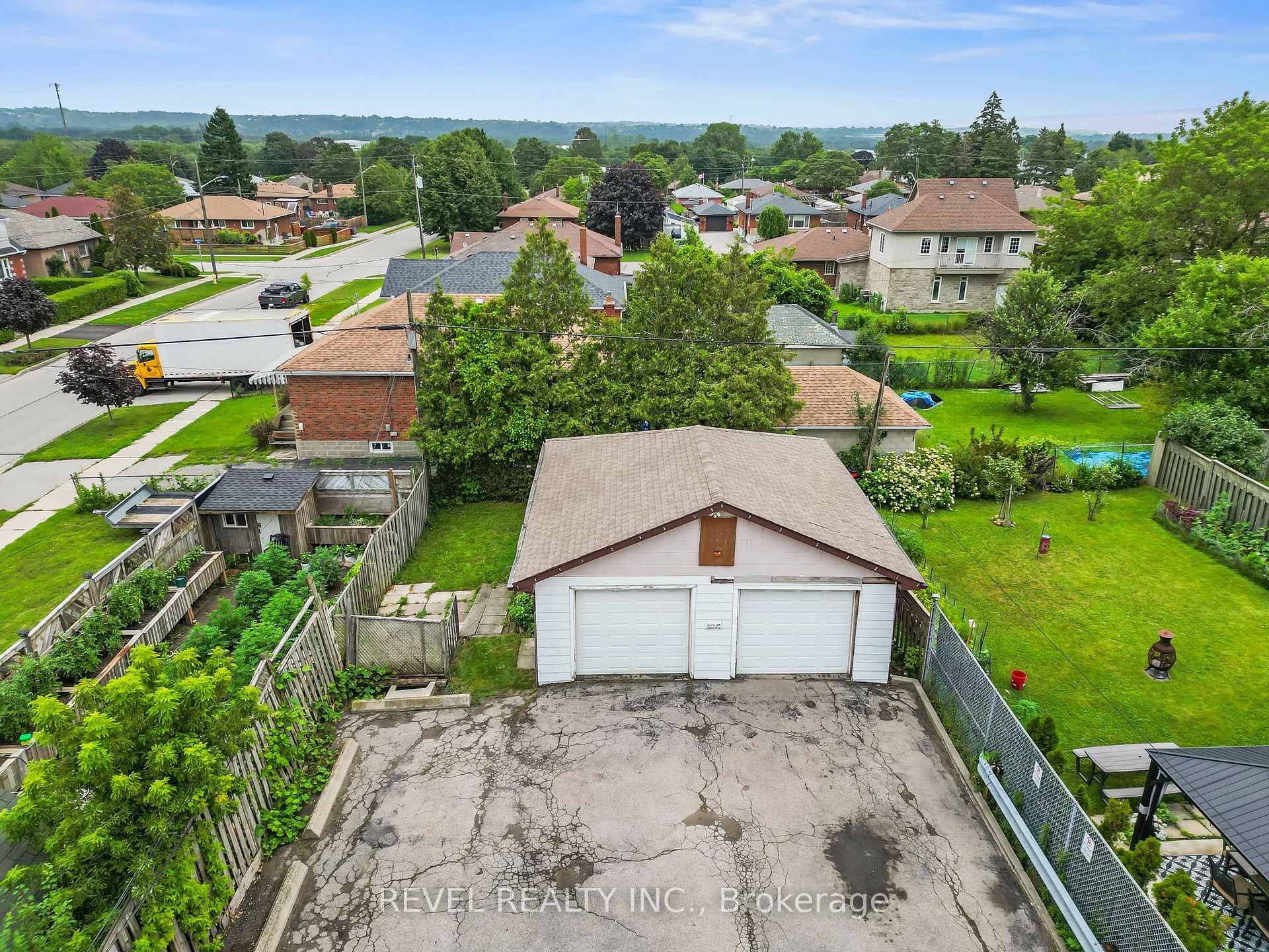 Photo 4 of 863 Ritson Road S, Oshawa, Lakeview — HOMEH